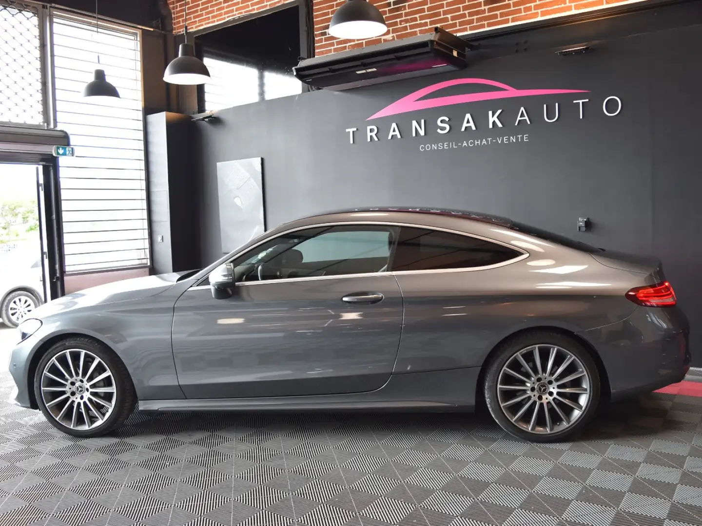 Mercedes-Benz Sportline Gris - 2