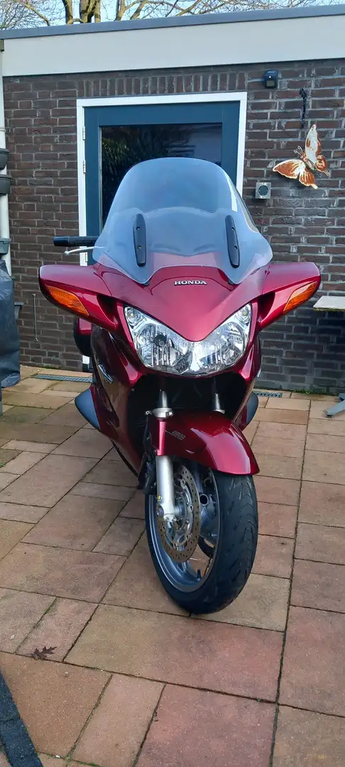 Honda ST 1300 Pan European De Luxe Red - 2