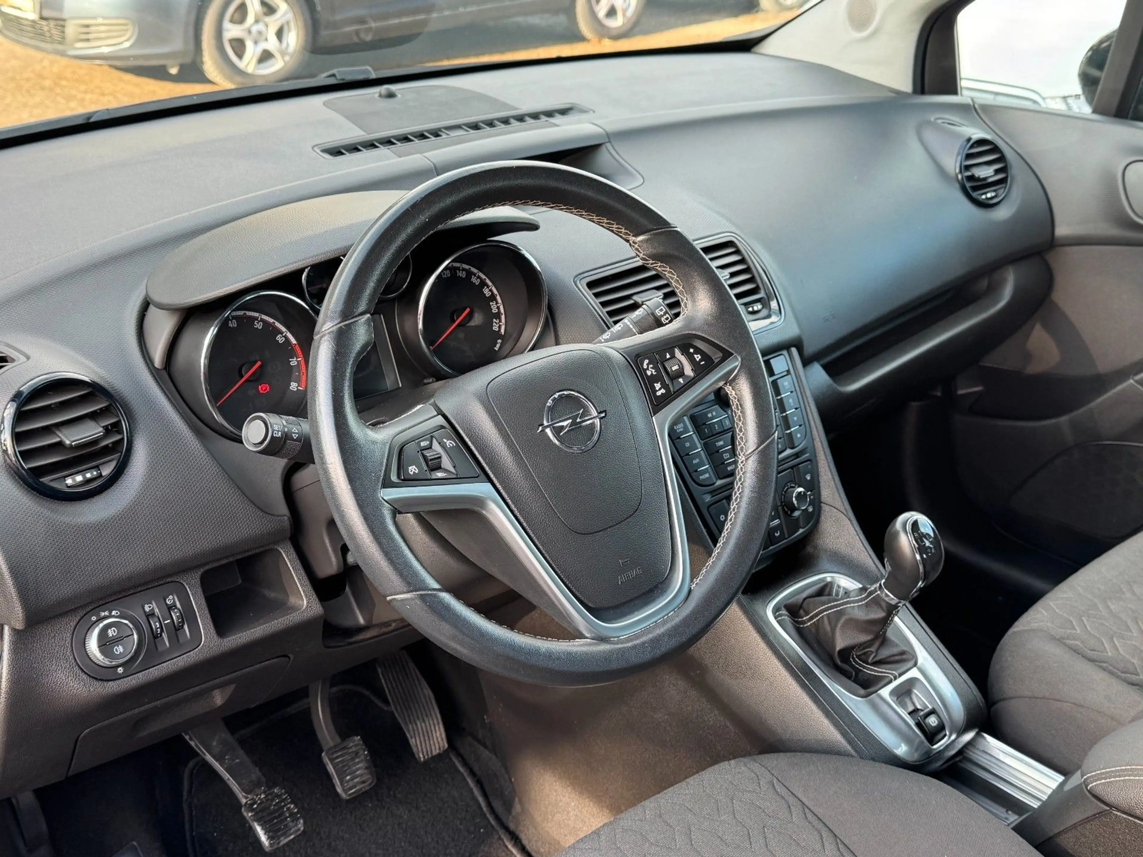 Opel Meriva B Active Tempomat/Scheckheft/HU neu — photo 10
