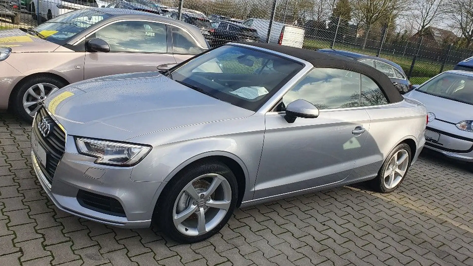 Audi A3 Cabriolet Silber - 2
