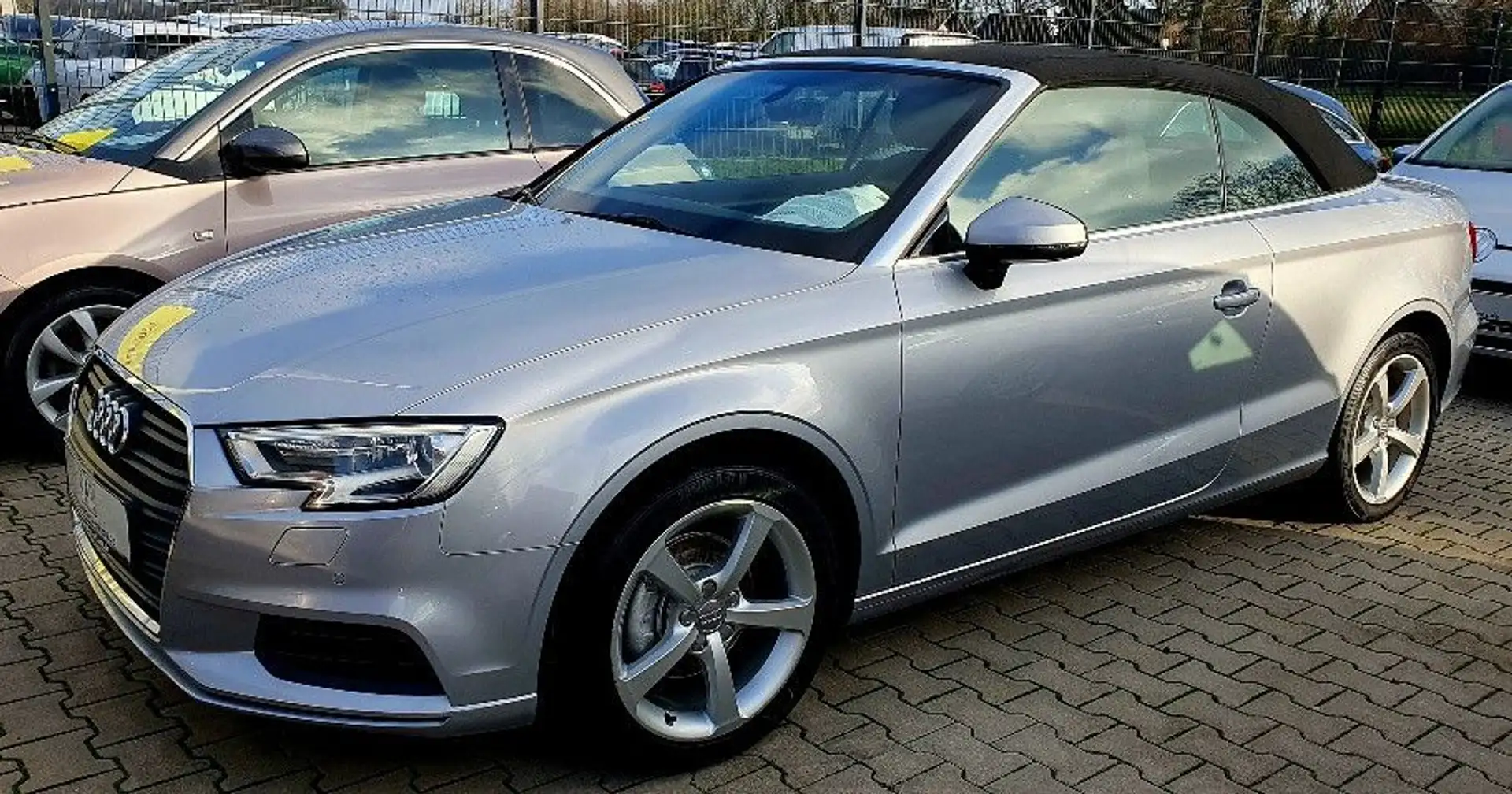 Audi A3 Cabriolet Silber - 1