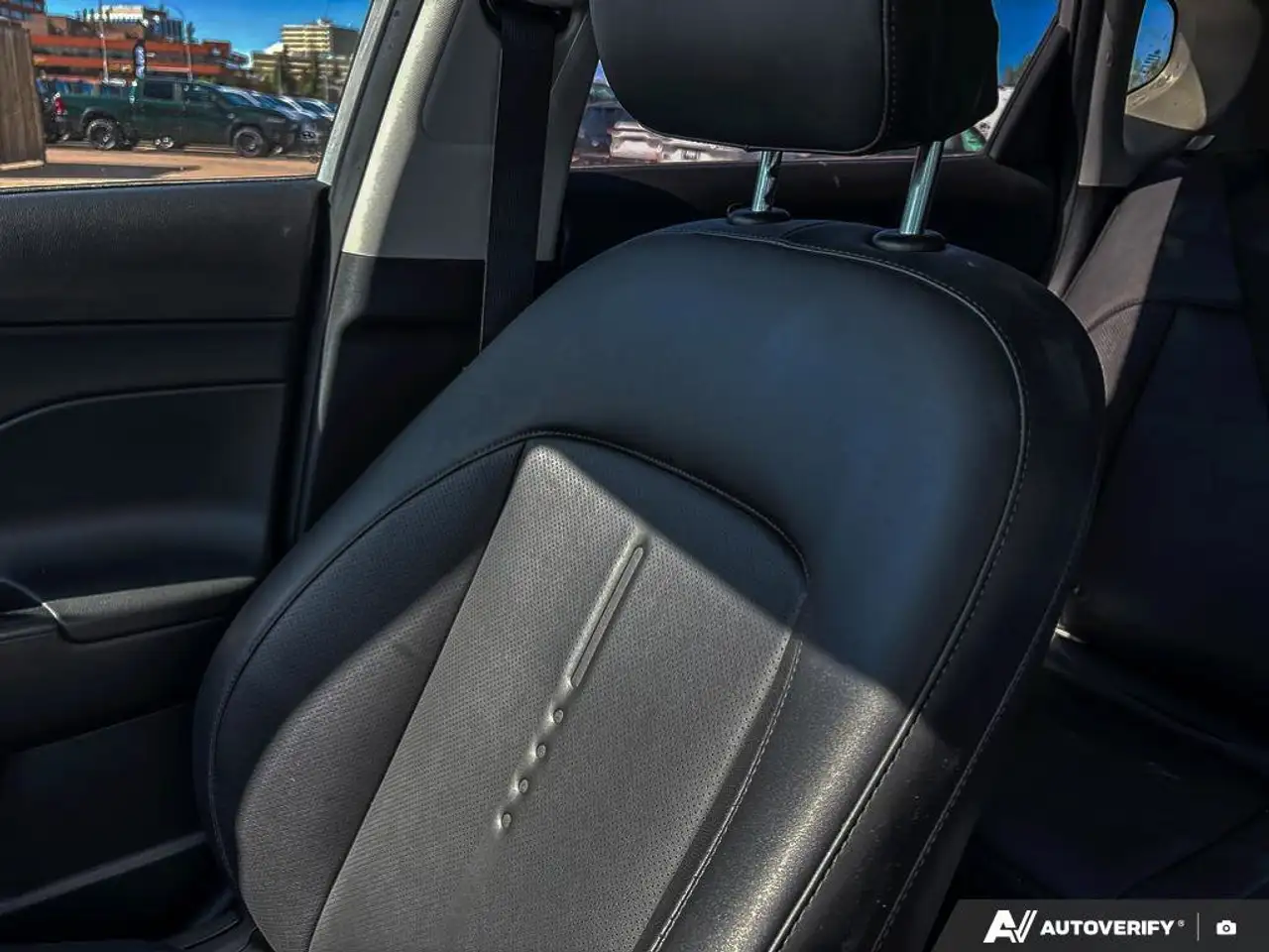 Hyundai KONA photo Hyundai KONA