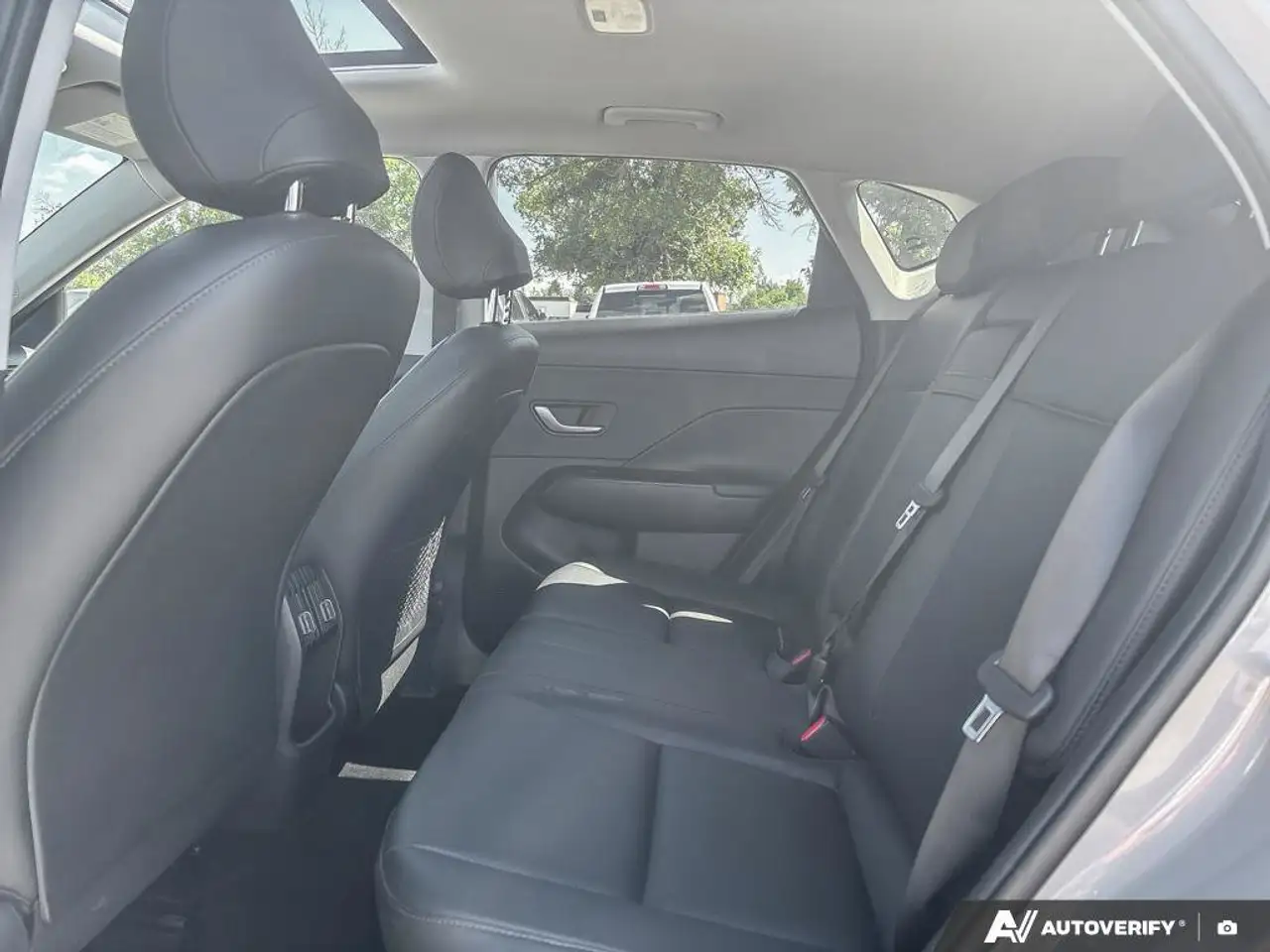 Hyundai KONA photo Hyundai KONA