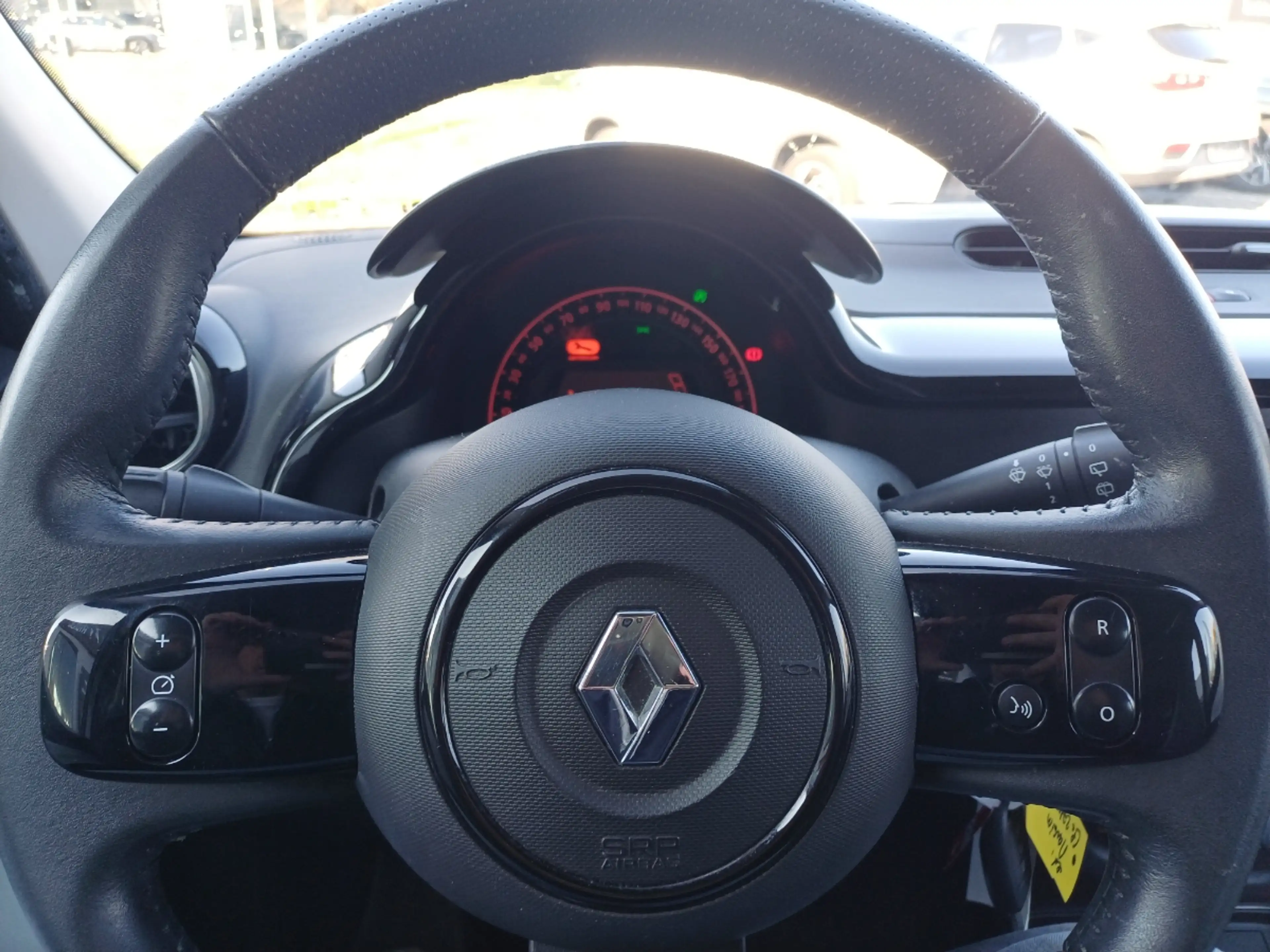 Renault Twingo ZEN — photo 15