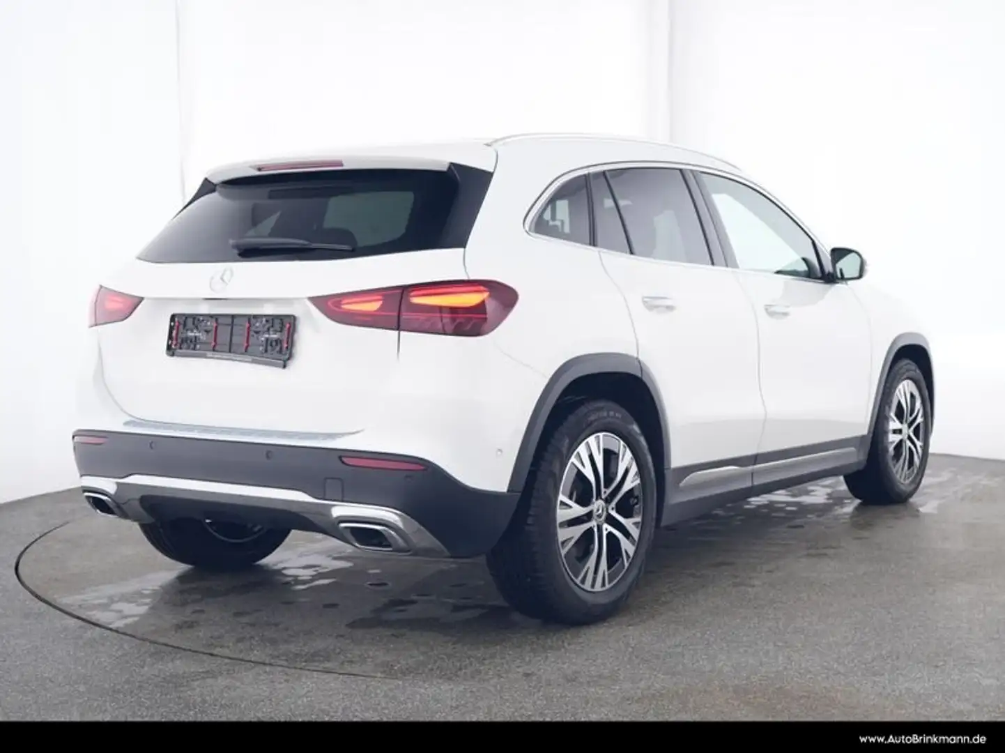 Mercedes-Benz GLA 180 GLA 180 PROGRESSIVE/PANO-SHD/MBUX/NAVI/WINTER LED Wit - 2