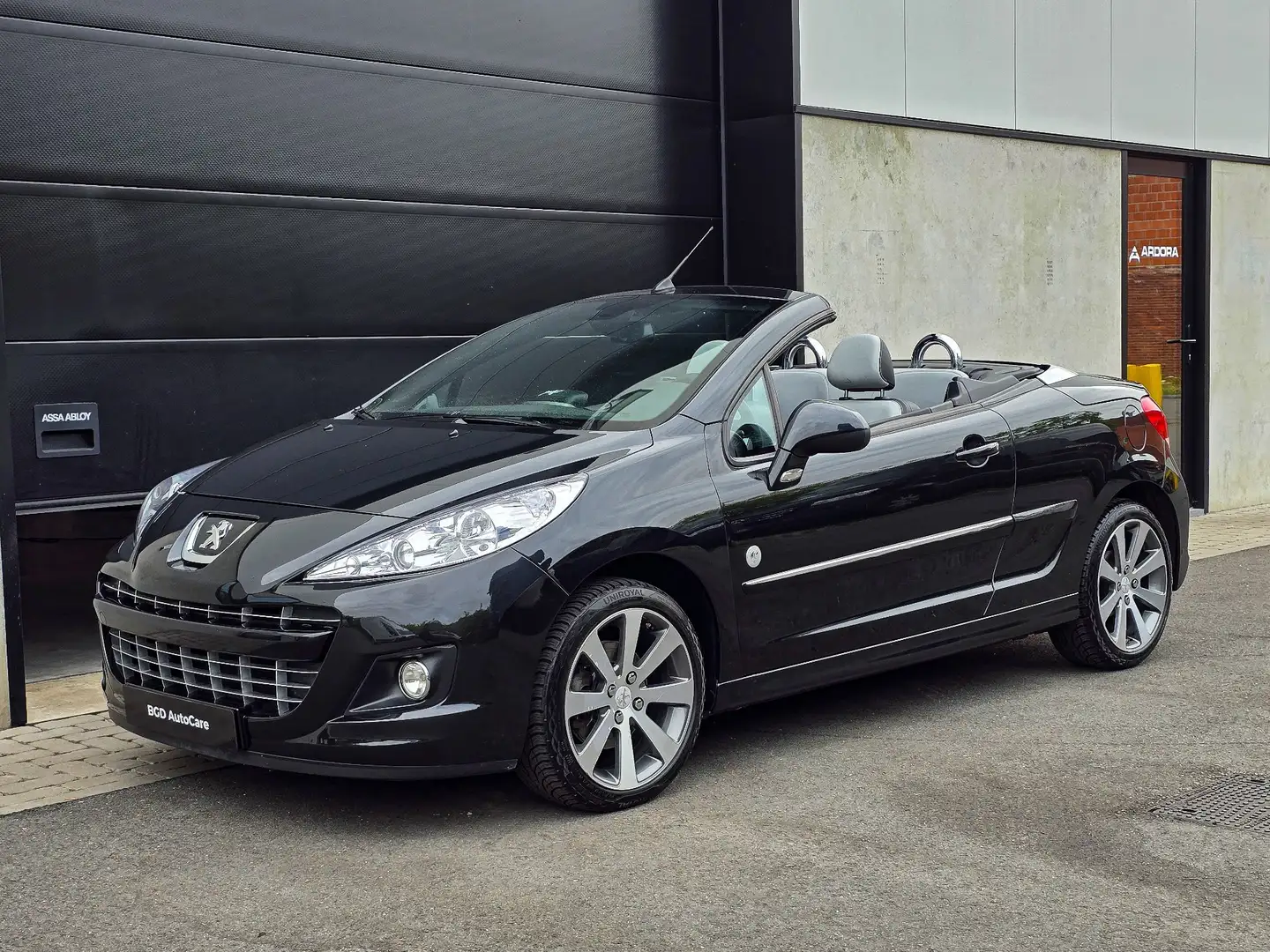Peugeot 207 CC 120 VTi Roland Garros Noir - 1