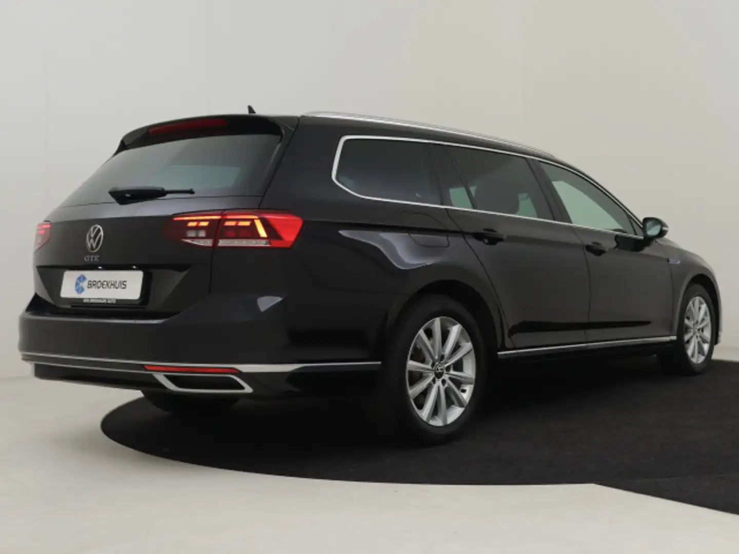 Volkswagen Passat Variant 1.4 TSI PHEV GTE Business 218pk Achteruitrijcamera Zwart - 2