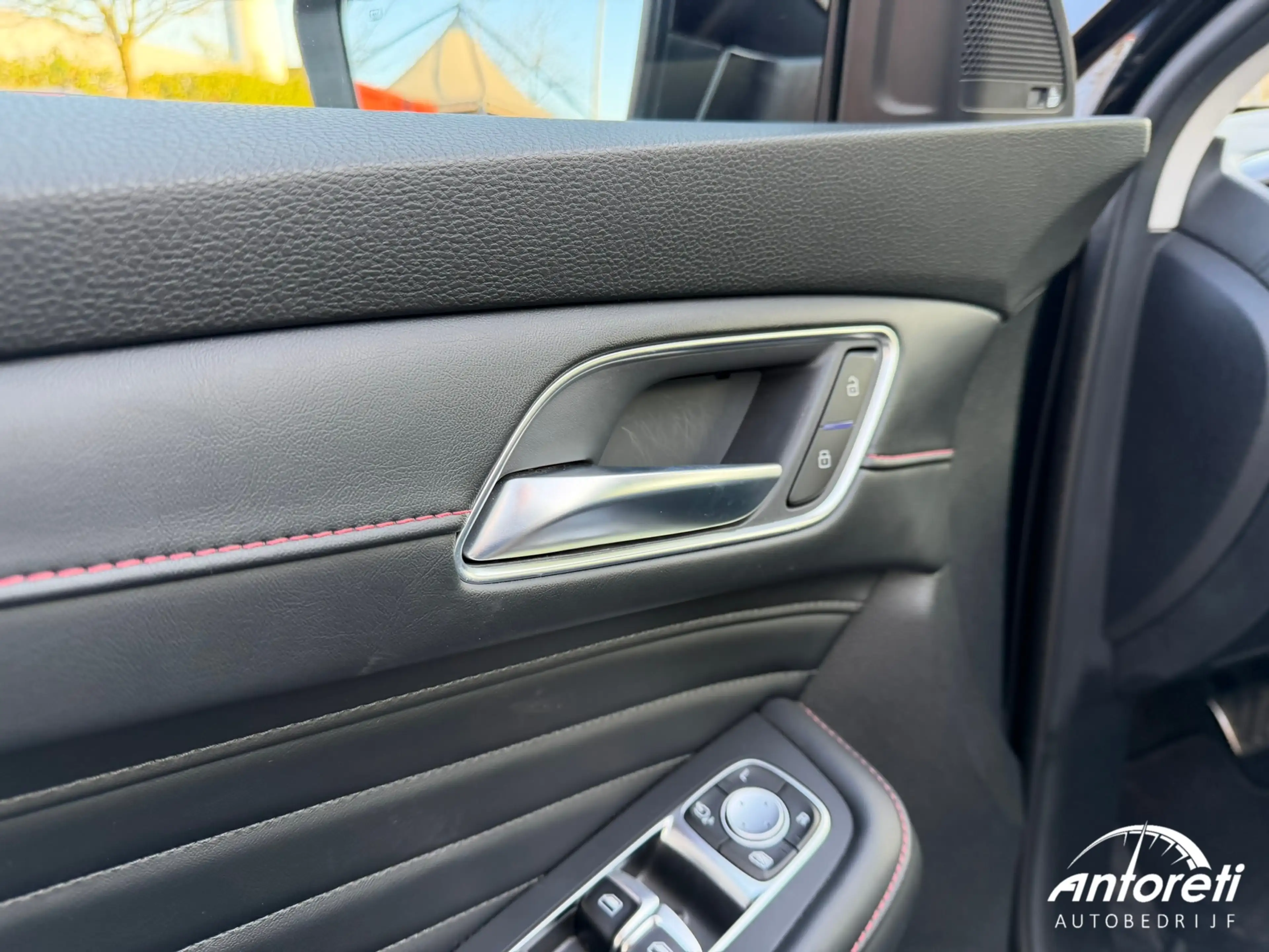 MG EHS PHEV Luxery FULL OPTION — photo 13