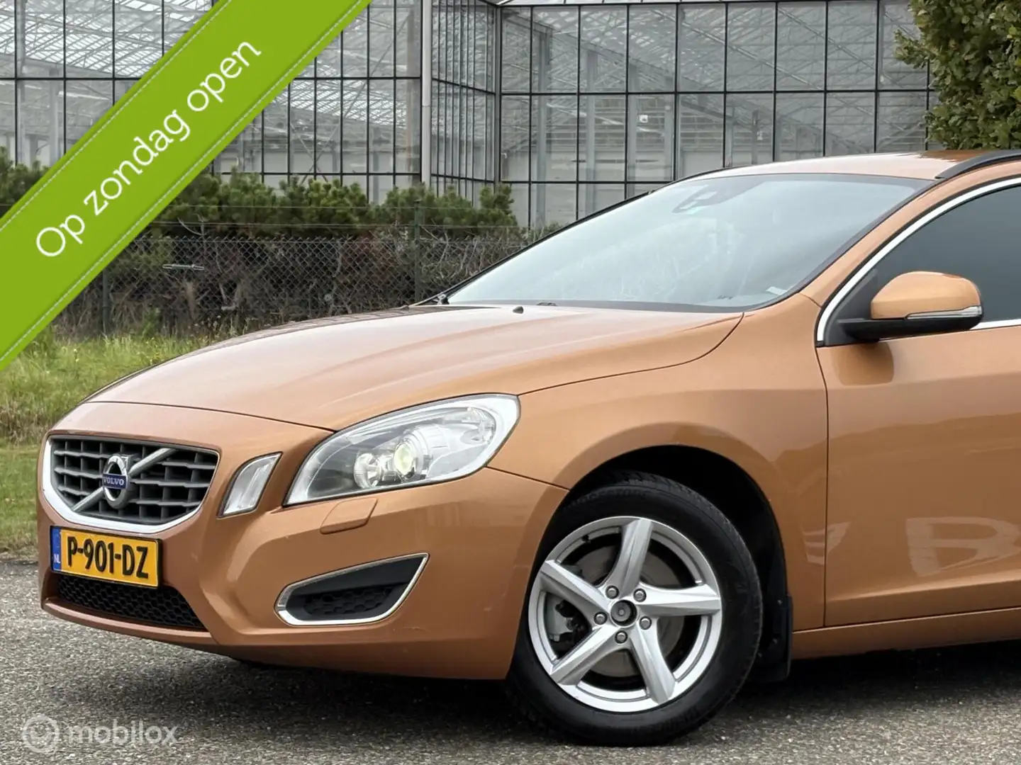 Volvo V60 2.0 T5 – 241pk | Cruise Control - Trekhaak - Brun - 2