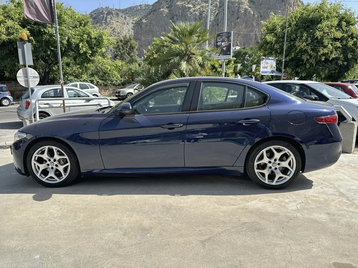 Alfa Romeo Giulia 2.2 Turbo AT8 160CV Executive Blu/Azzurro - 2