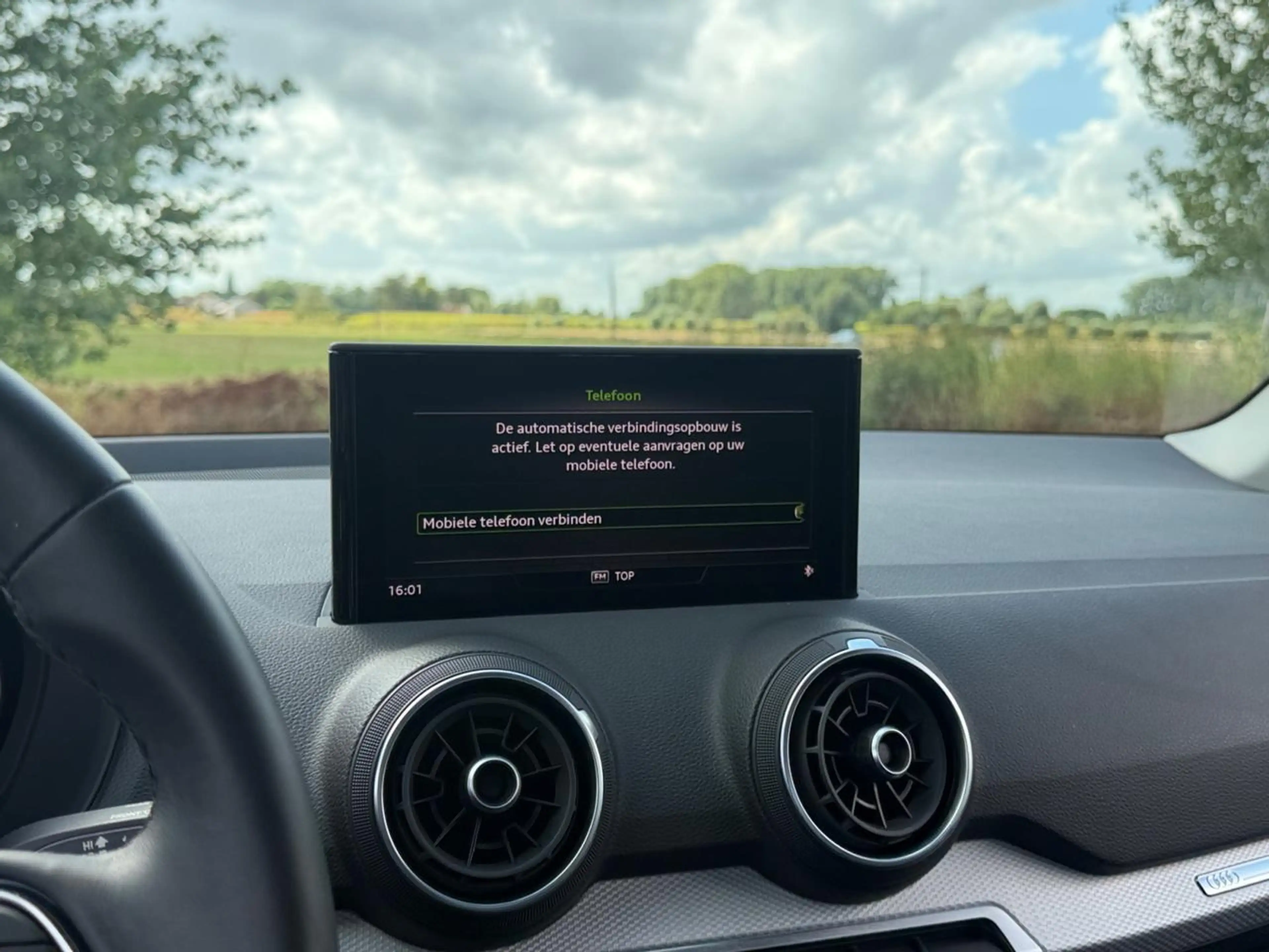Audi Q2 Business Edition Advanced 35 TFSI (150pk) AUTOMAAT /// Zetelverwarming vooraan /// Achteruitrijcamera — photo 14