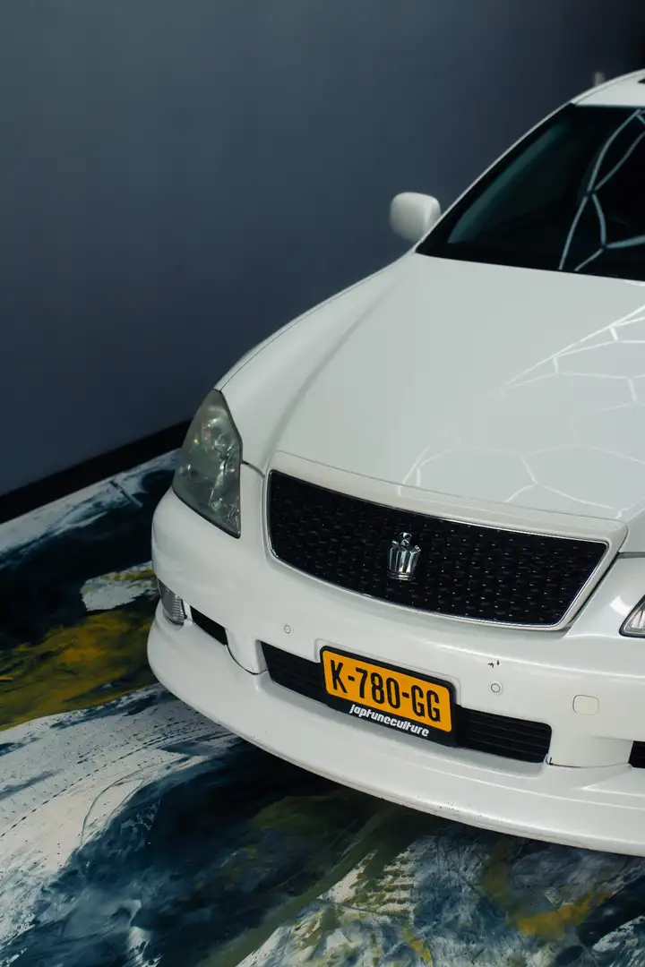 Toyota Crown athlete Blanc - 2