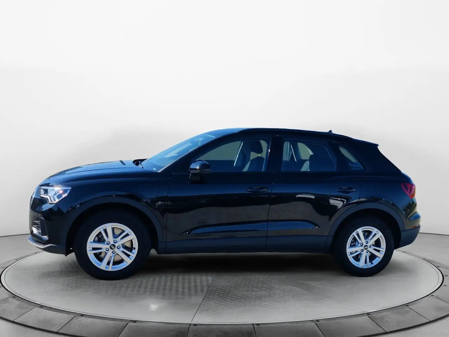 Audi Q3 45 TFSI e S-Tronic, Matrix, AHK, ACC, RFK, Na Noir - 2