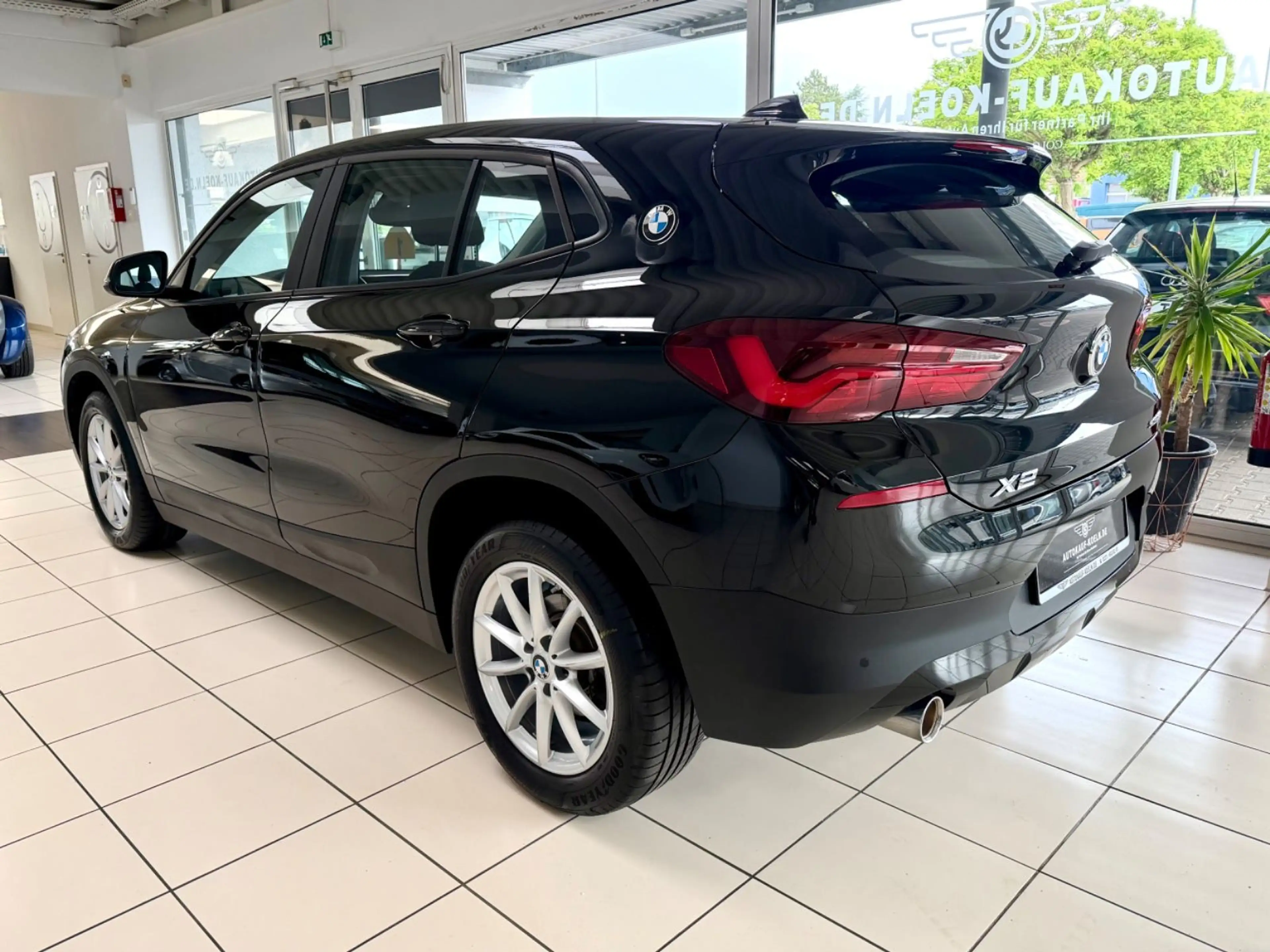 BMW X2 sDrive 18 i Advantage — photo 5