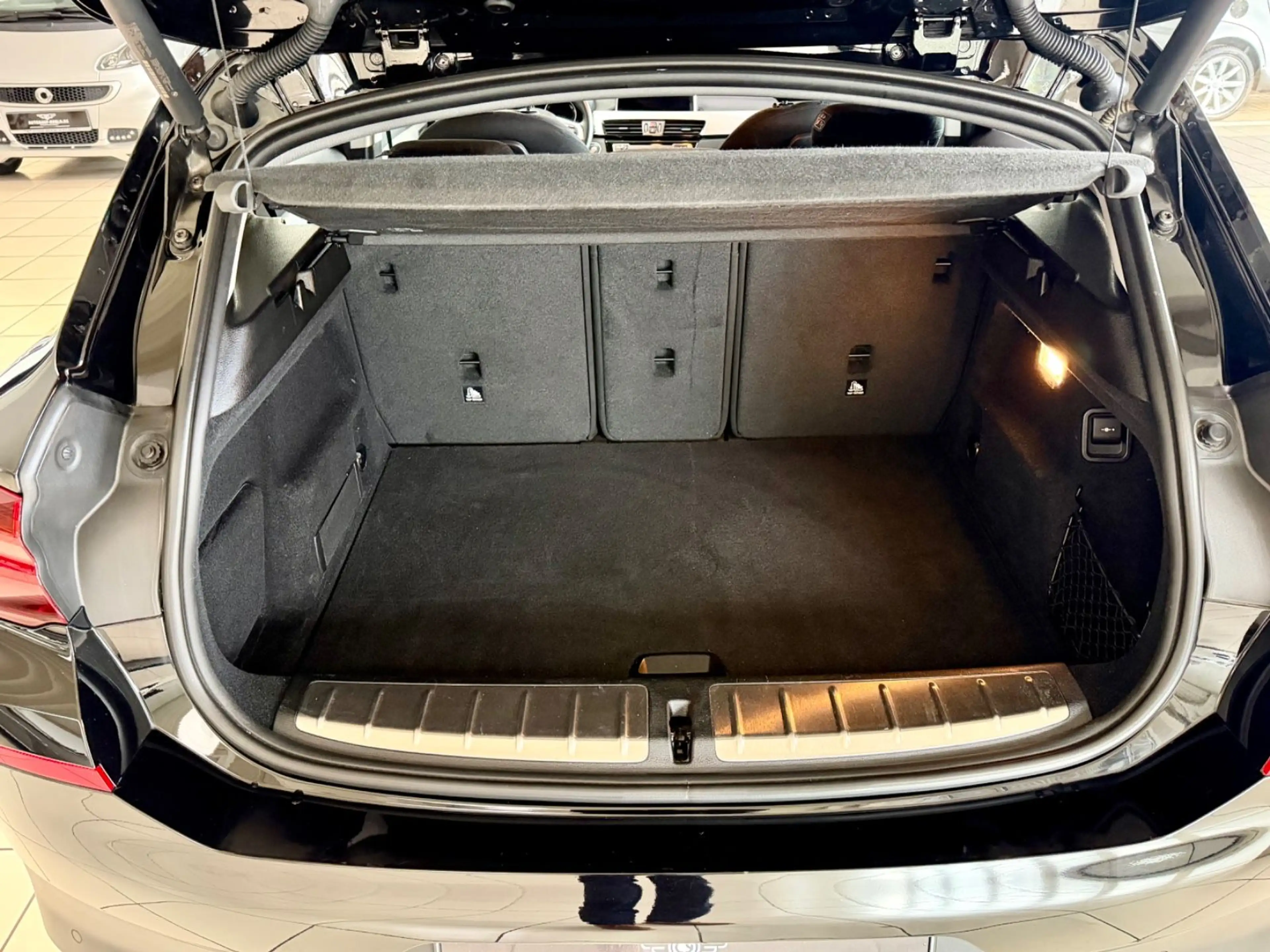 BMW X2 sDrive 18 i Advantage — photo 9