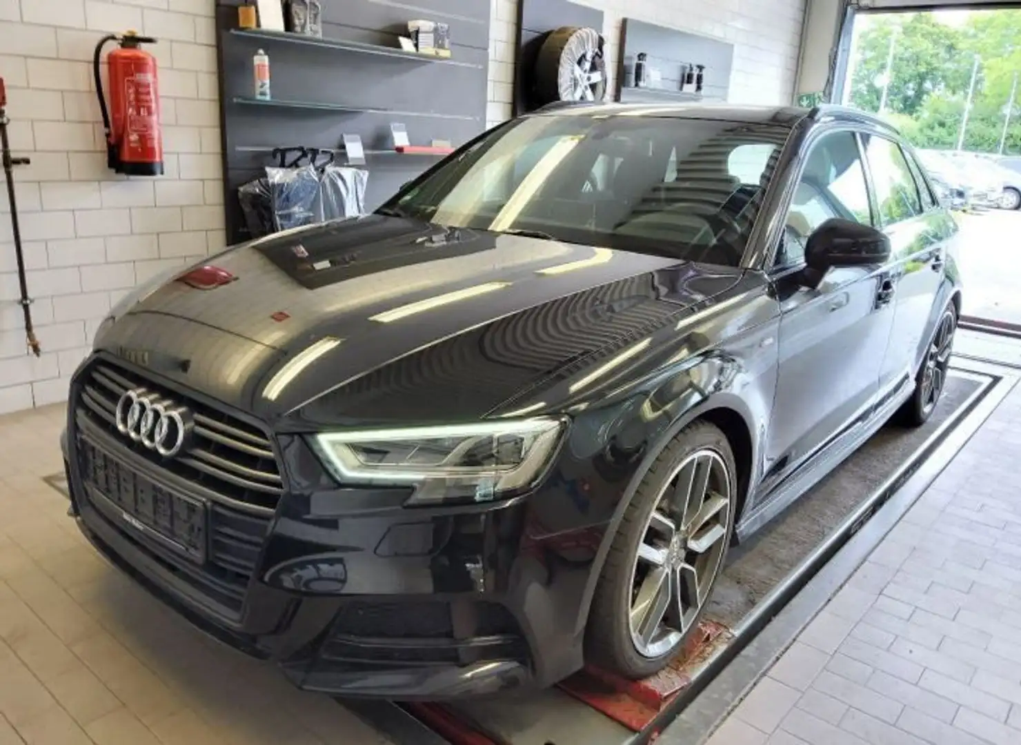 Audi A3 Sportback 35TFSI S-tr. 3XS LINE AHK VC NAVI+ Black - 1