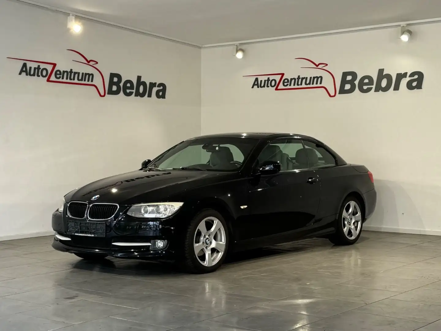 BMW 320 i Carbrio Xenon/Navi/Leder/Alu/SHZ/PDC/Tempom Schwarz - 1