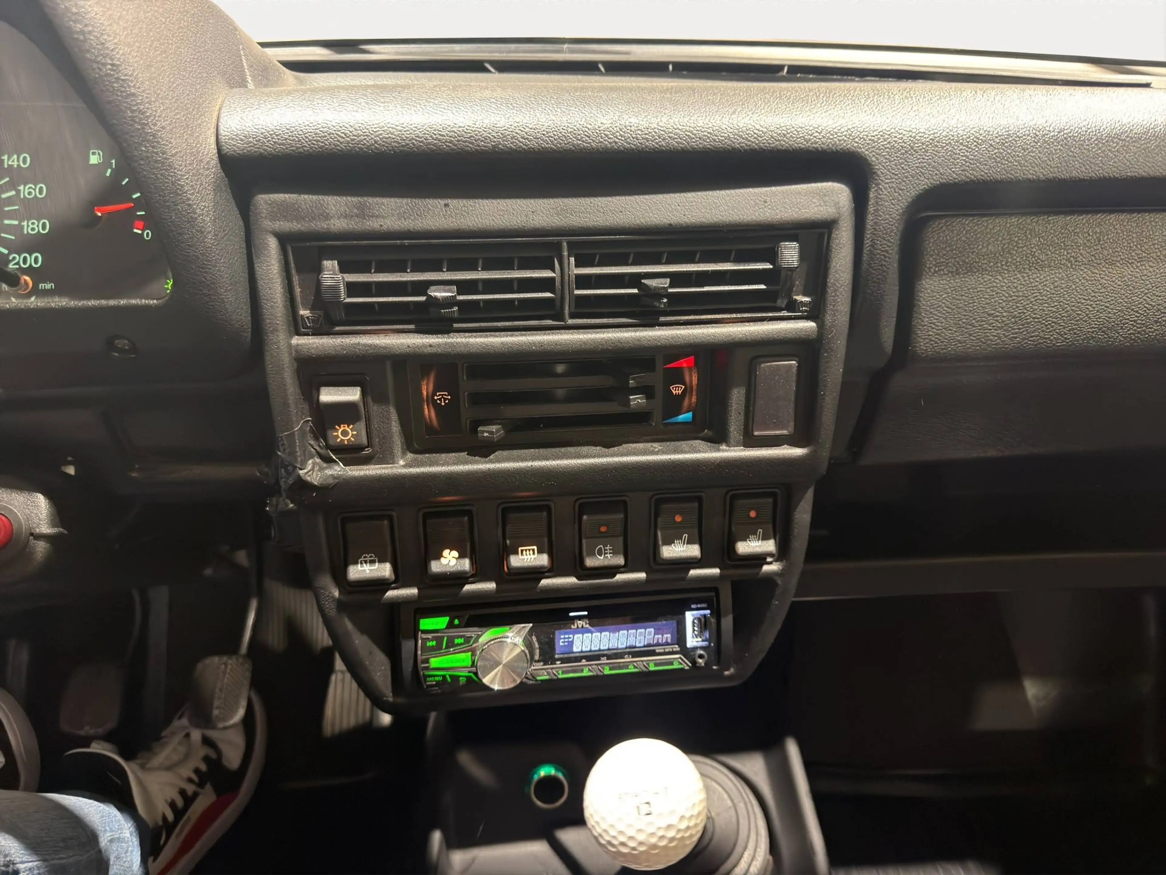 Lada Niva Niva 1.7i URBAN — photo 14