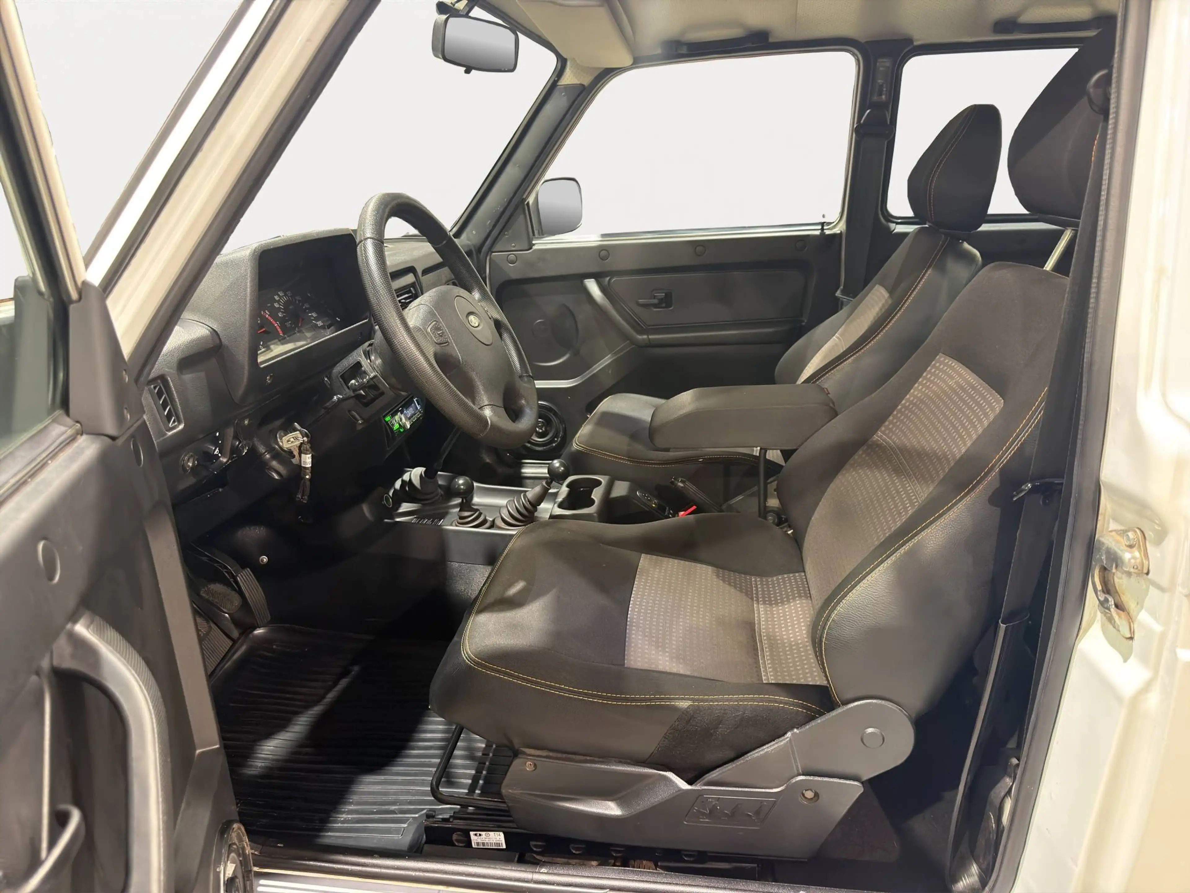 Lada Niva Niva 1.7i URBAN — photo 9