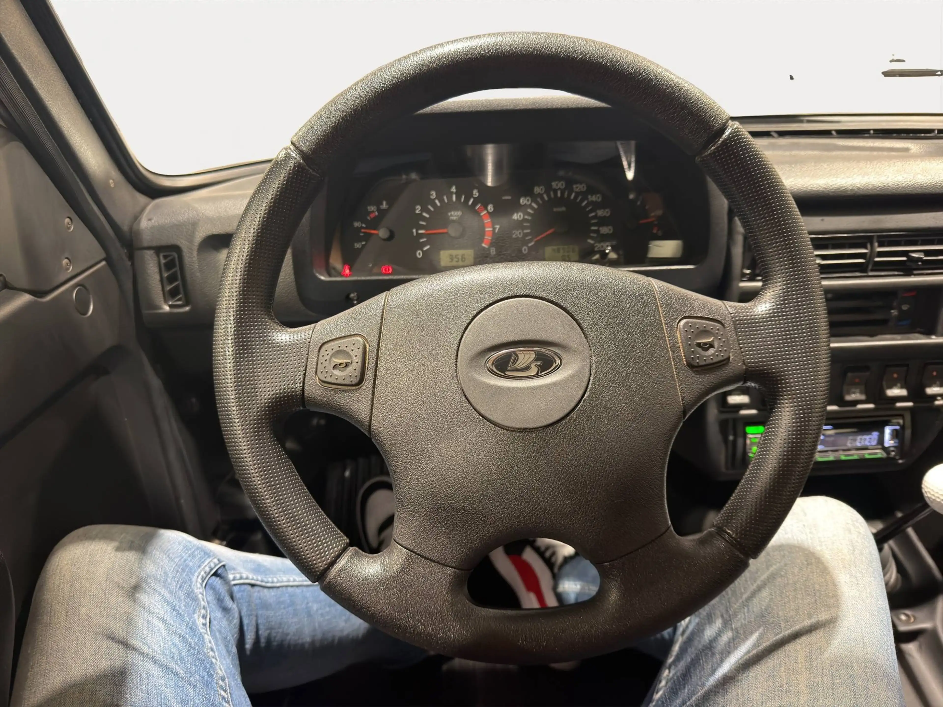 Lada Niva Niva 1.7i URBAN — photo 10