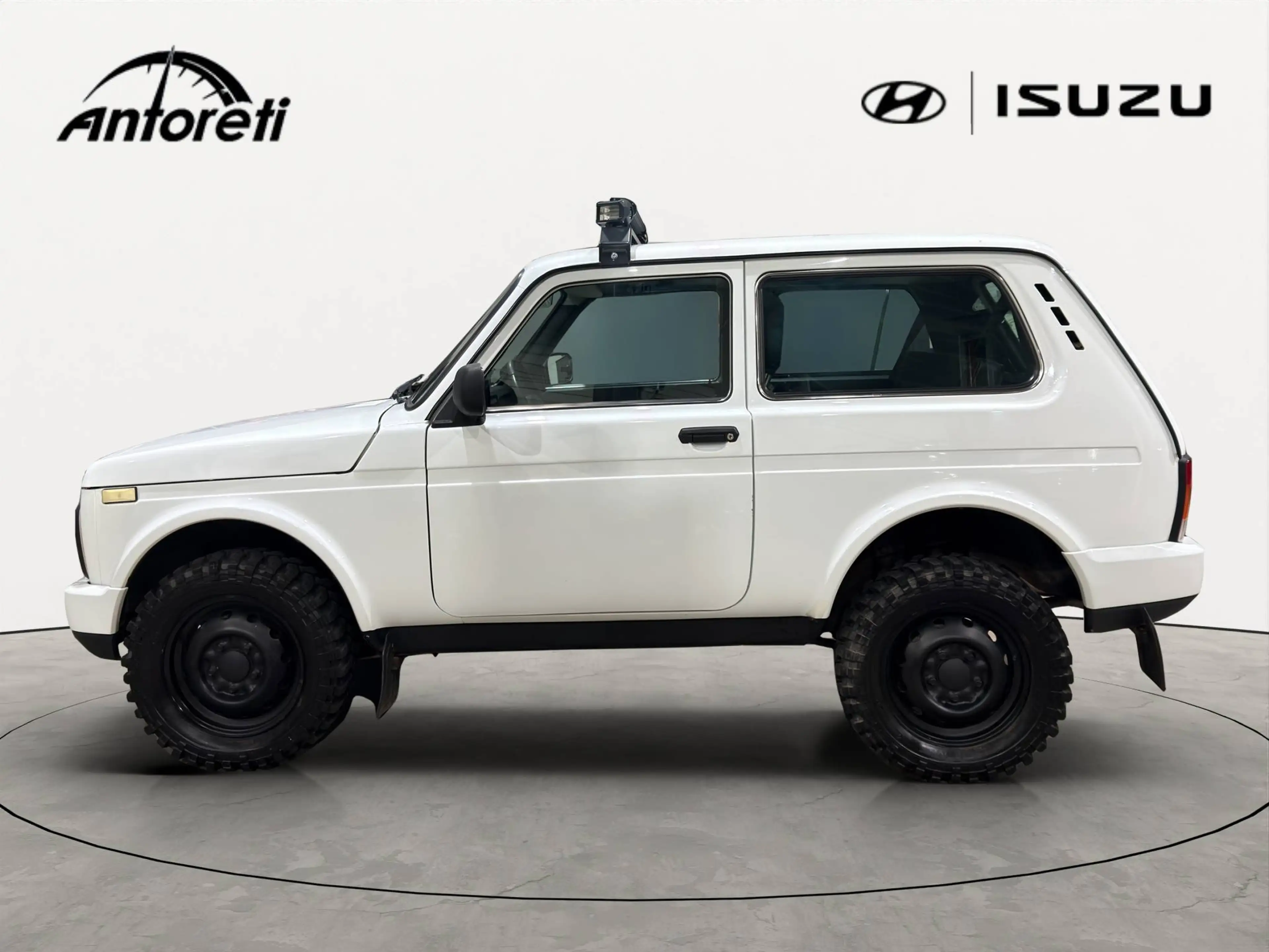 Lada Niva Niva 1.7i URBAN — photo 4