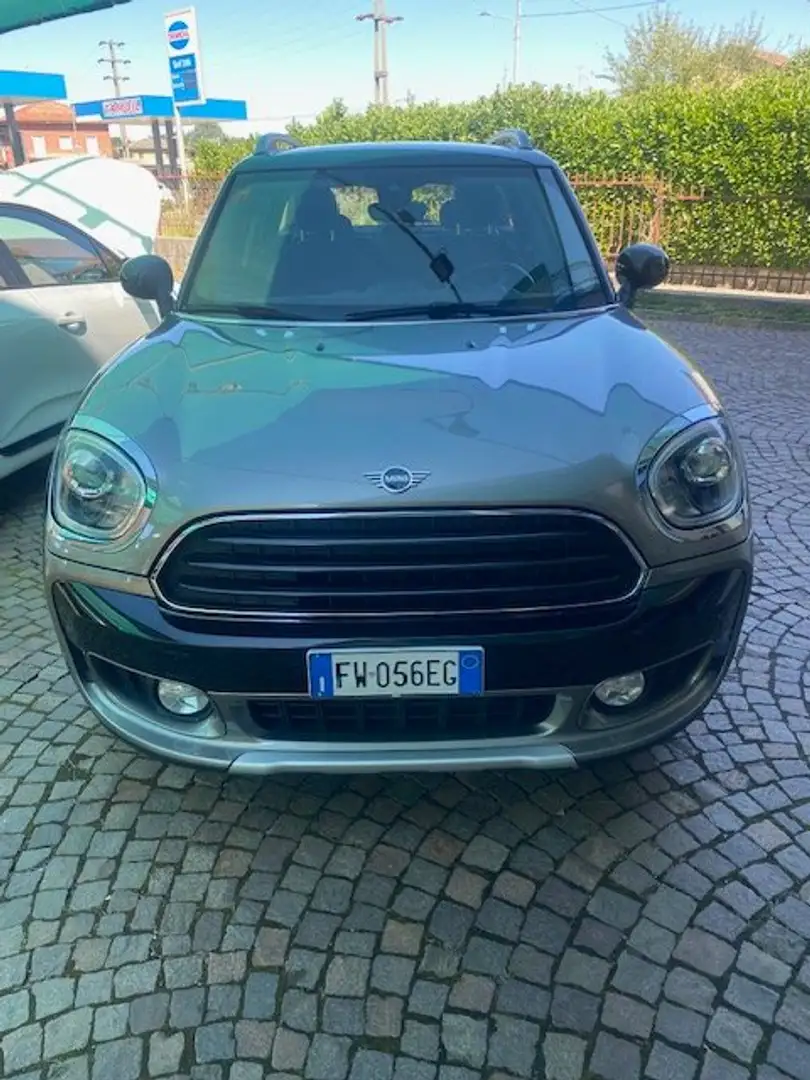 MINI Cooper D Countryman Mini Countryman F60 2017 2.0 Business auto my18 Gris - 1