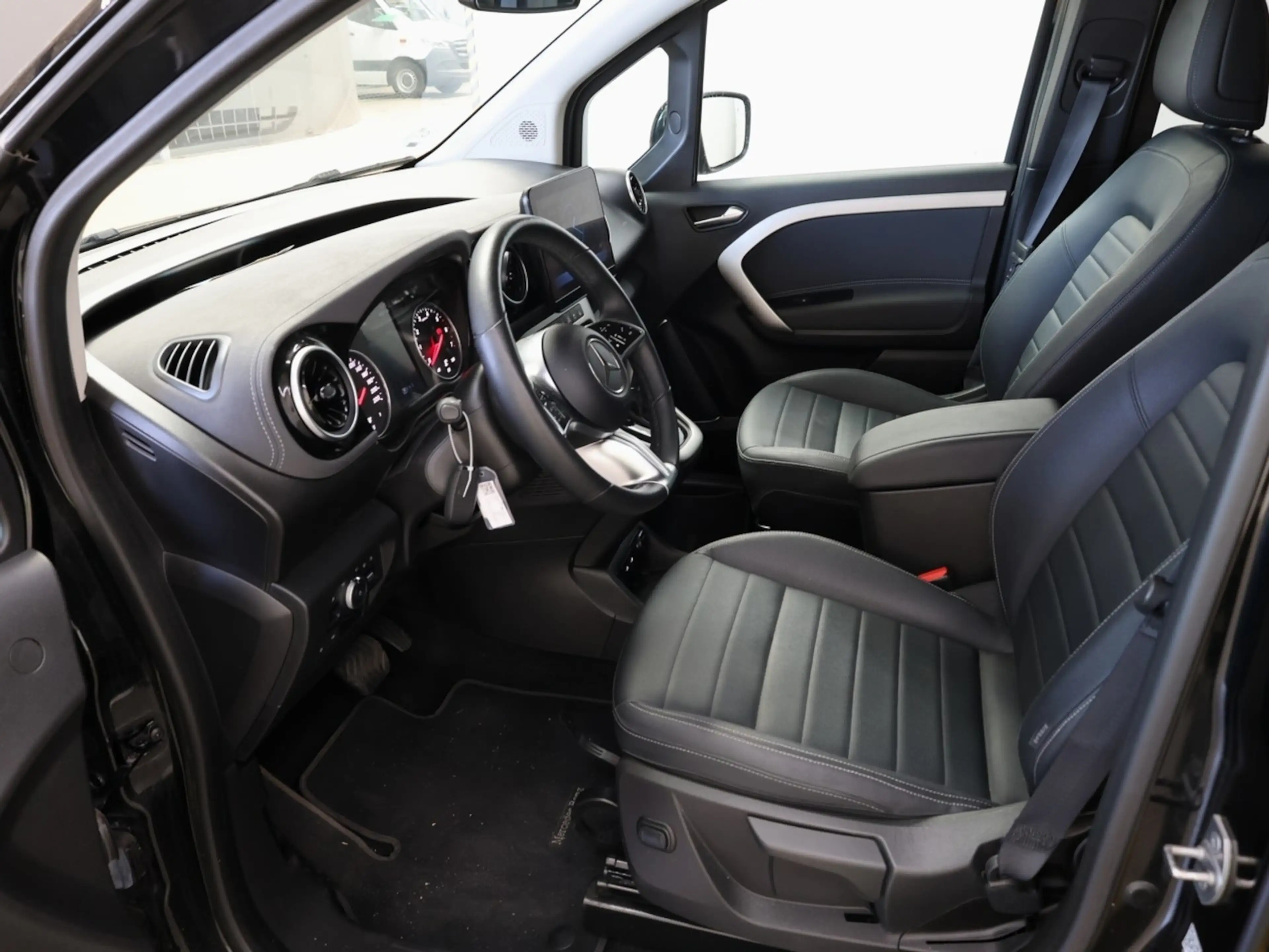Mercedes-Benz T-Class lang,Progressive,7Sitze,Automatik,LED,Navi — photo 10