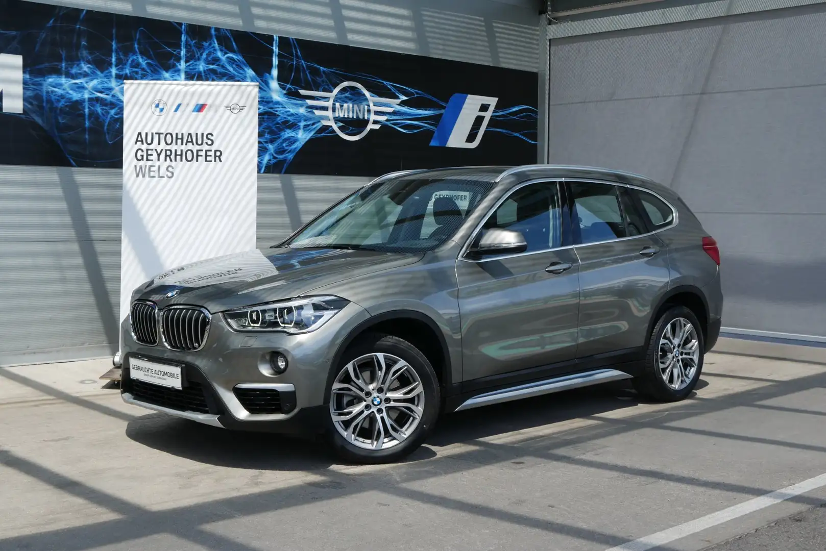 BMW X1 X1 sDrive18i Silber - 1