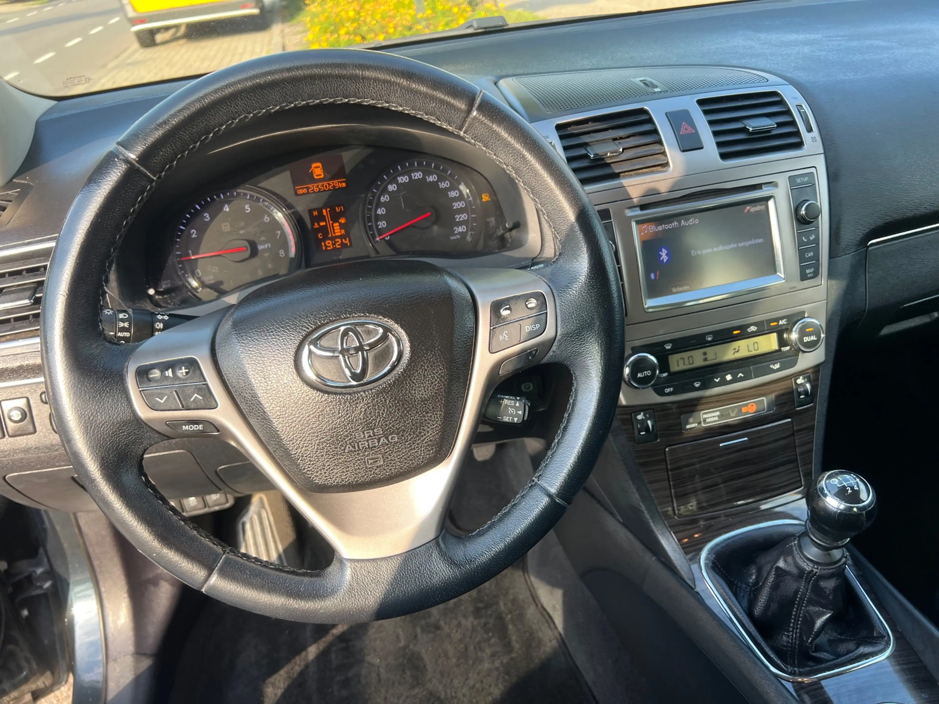 Toyota Avensis 1.8 Dynamic - FULL OPTIONS - FACELIFT — photo 9