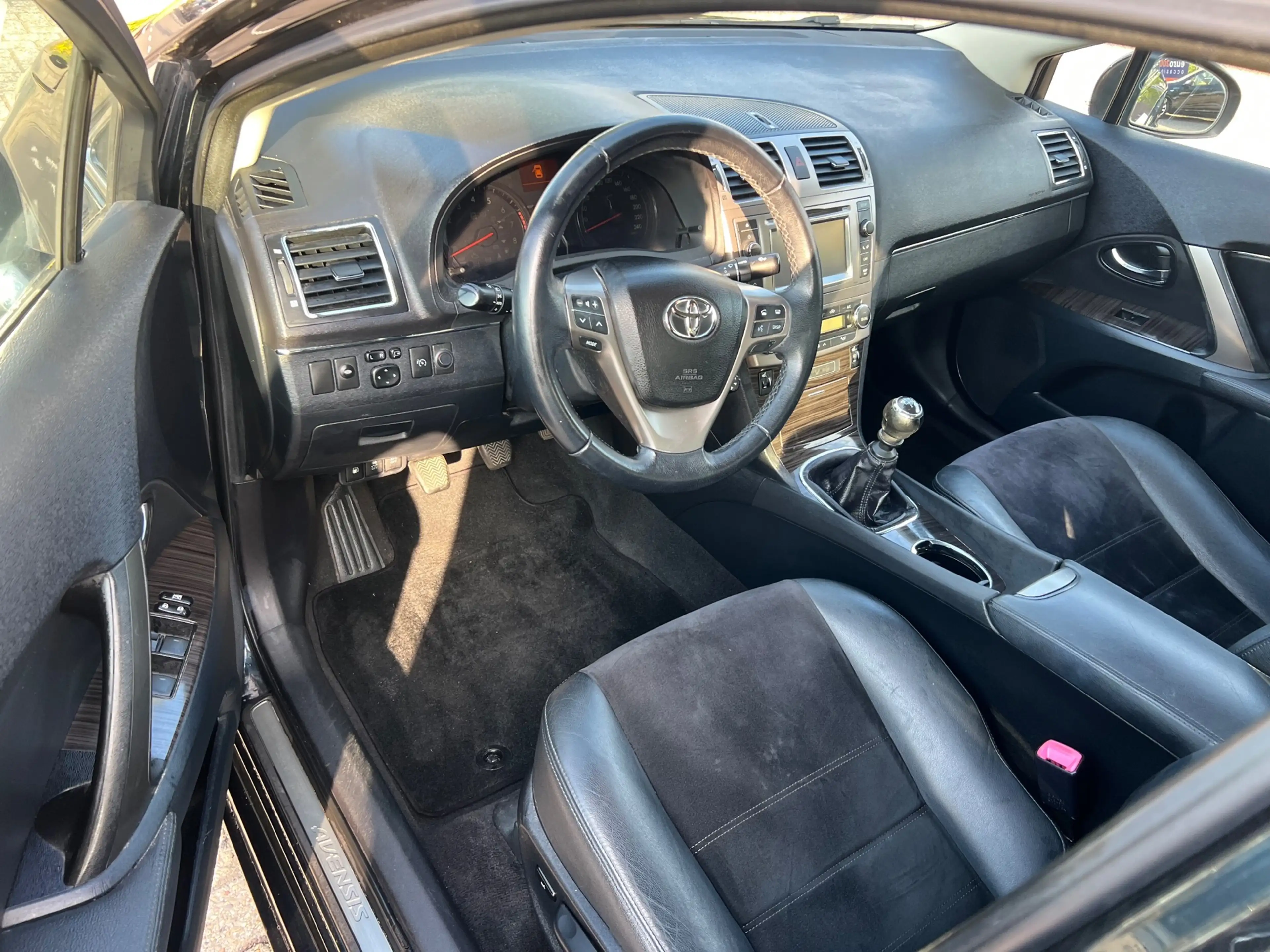 Toyota Avensis 1.8 Dynamic - FULL OPTIONS - FACELIFT — photo 7