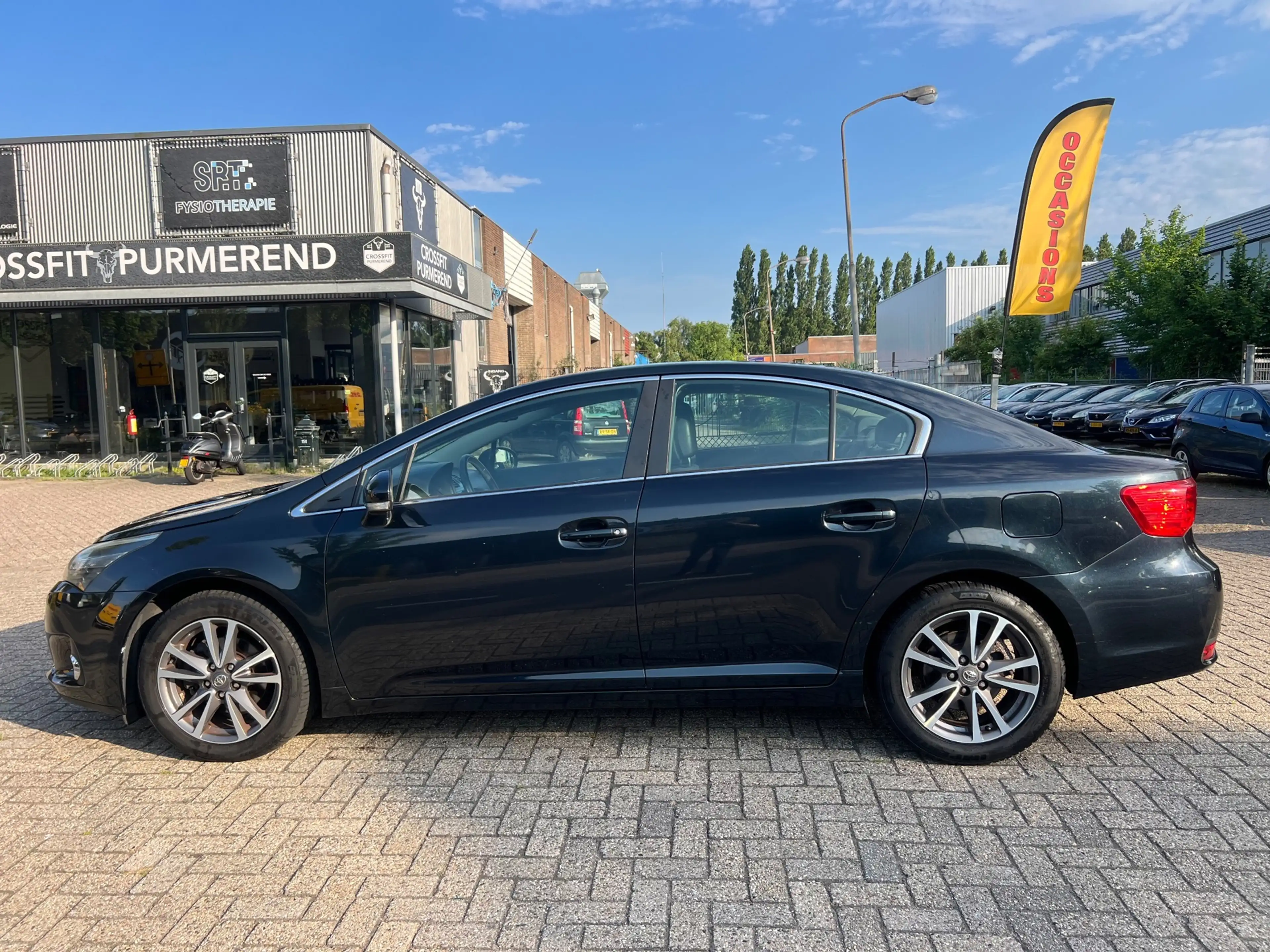 Toyota Avensis 1.8 Dynamic - FULL OPTIONS - FACELIFT — photo 3
