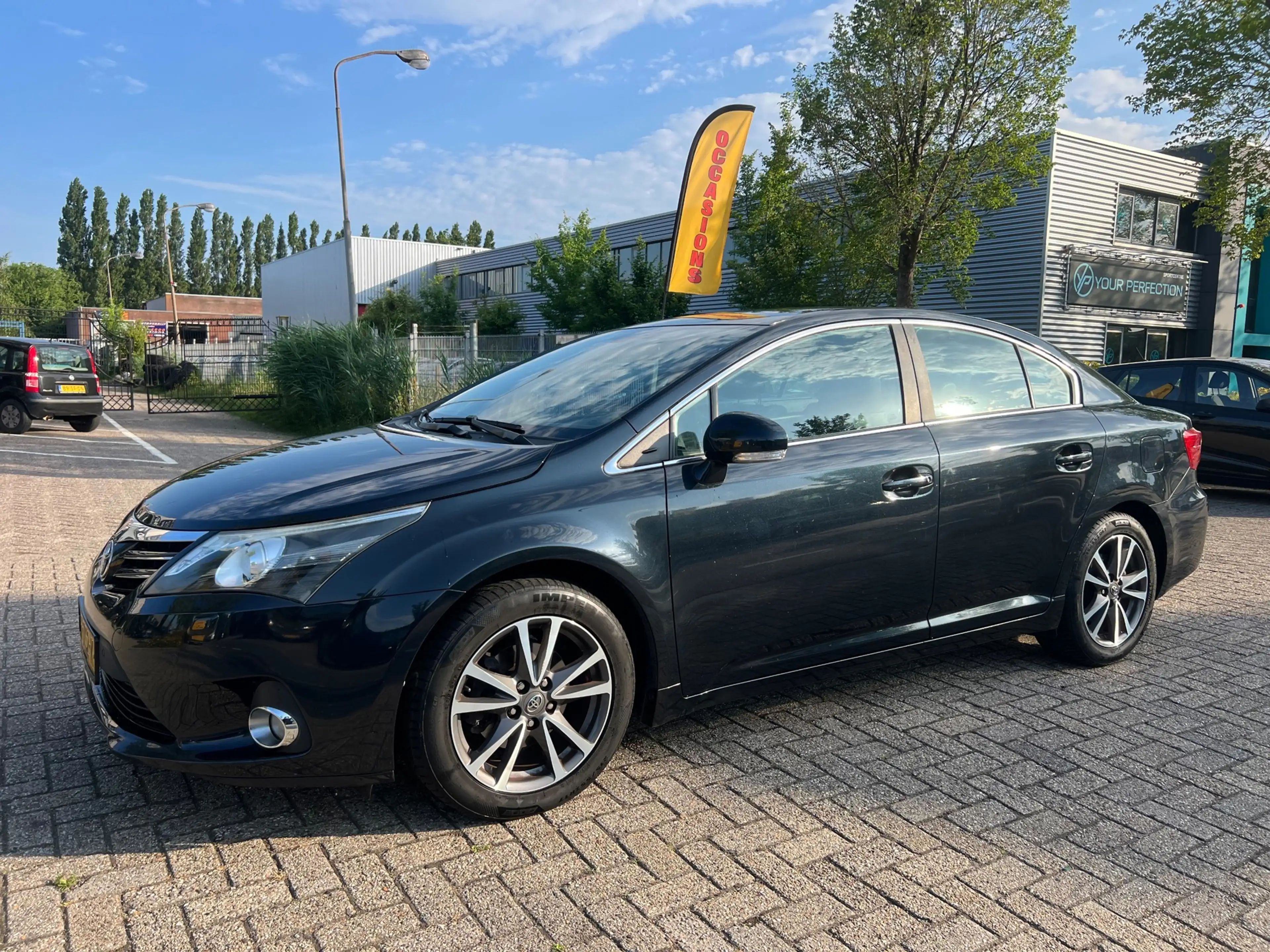 Toyota Avensis 1.8 Dynamic - FULL OPTIONS - FACELIFT — photo 2