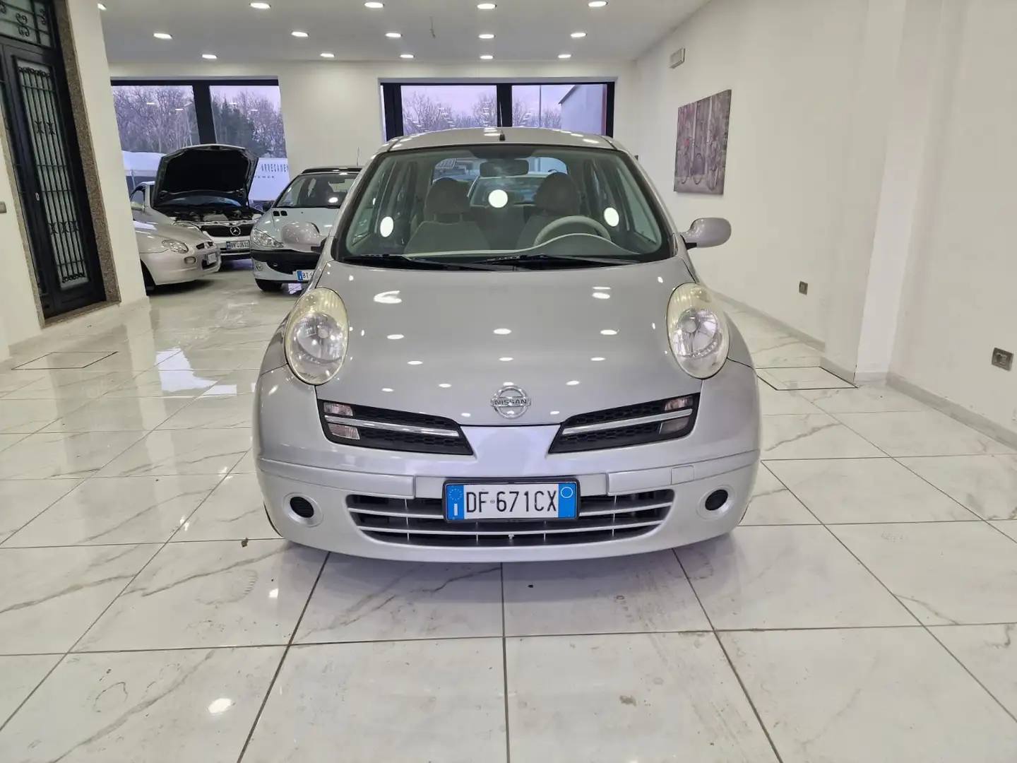 Nissan Micra 5p 1.2 Cambio Automatico Grau - 2