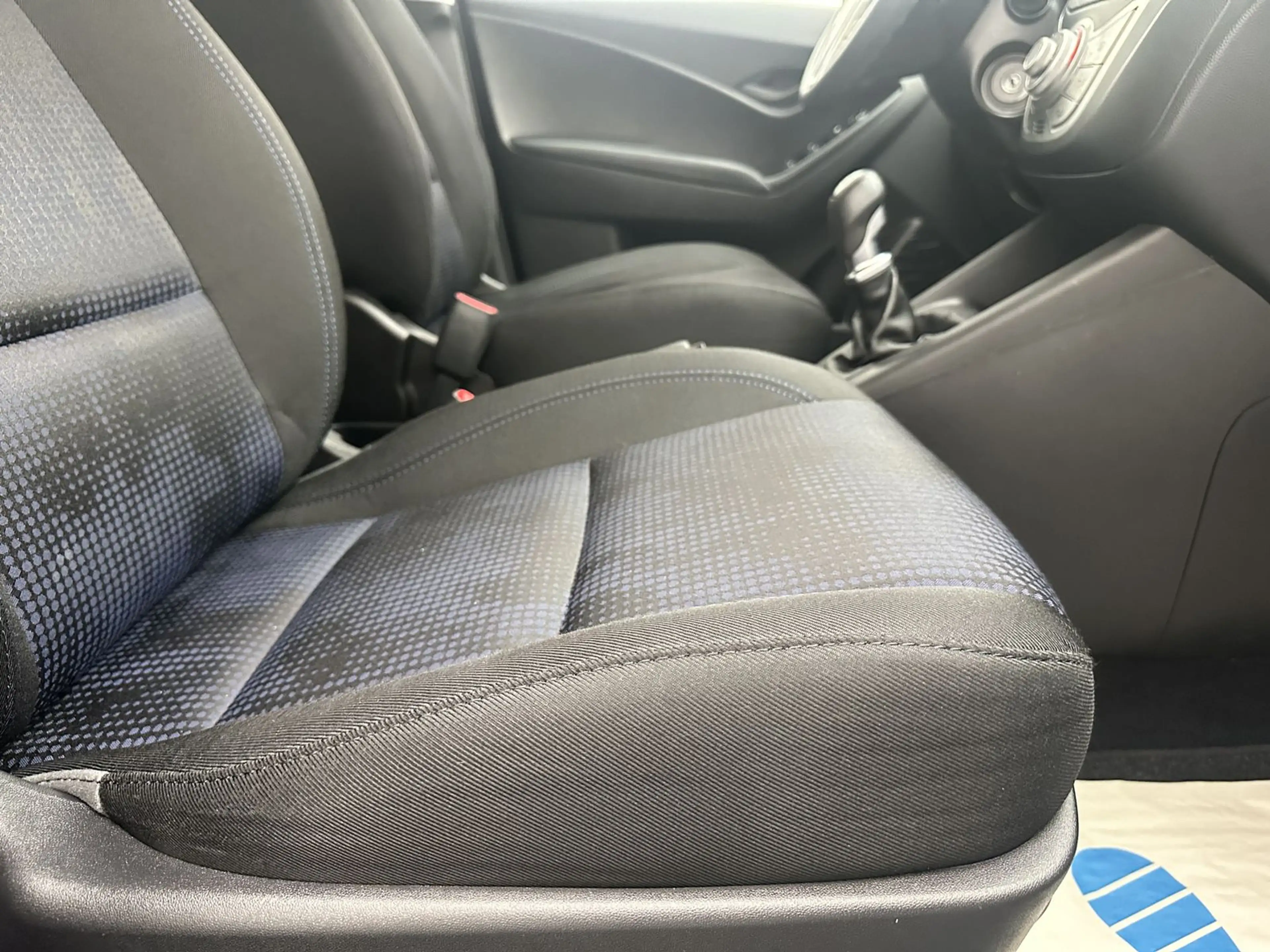 Hyundai iX20 FIFA world Cup Edition "KLIMA-ALU-TÜV NEU" — photo 9