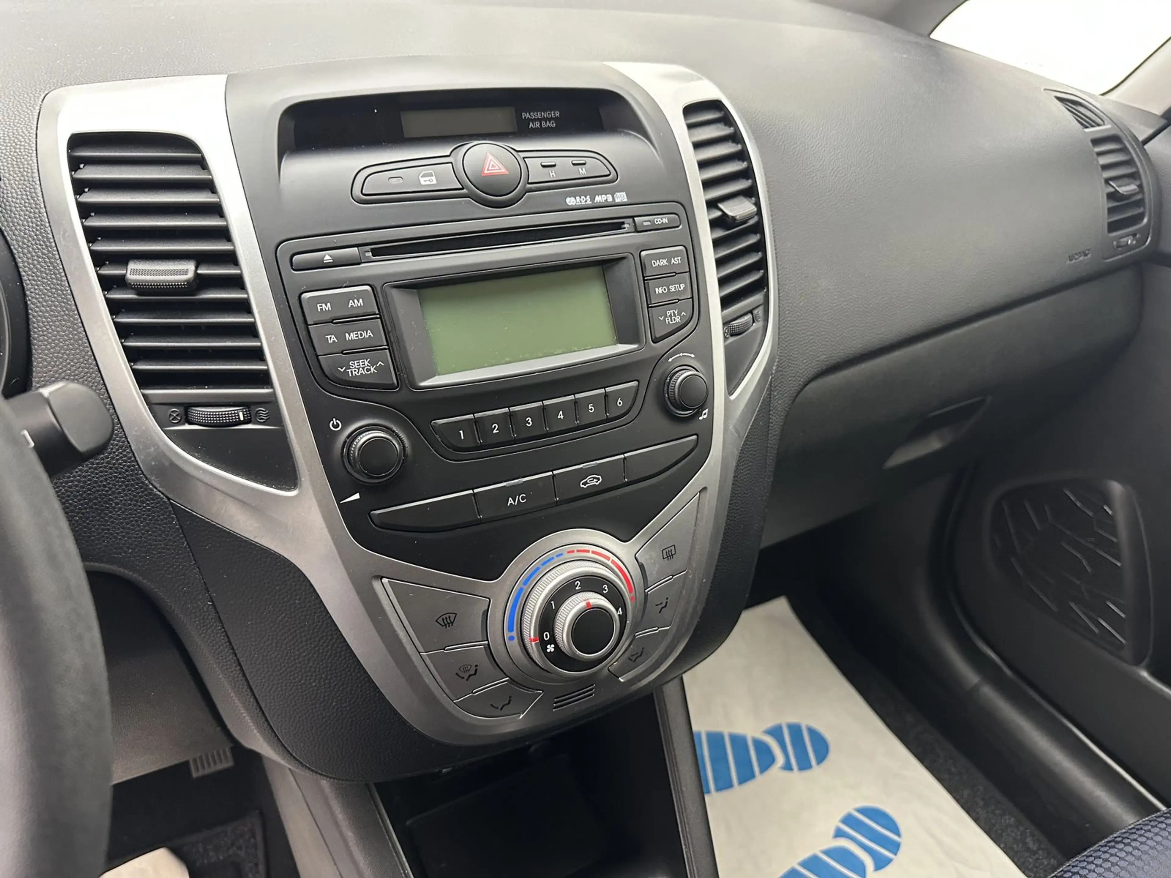 Hyundai iX20 FIFA world Cup Edition "KLIMA-ALU-TÜV NEU" — photo 15