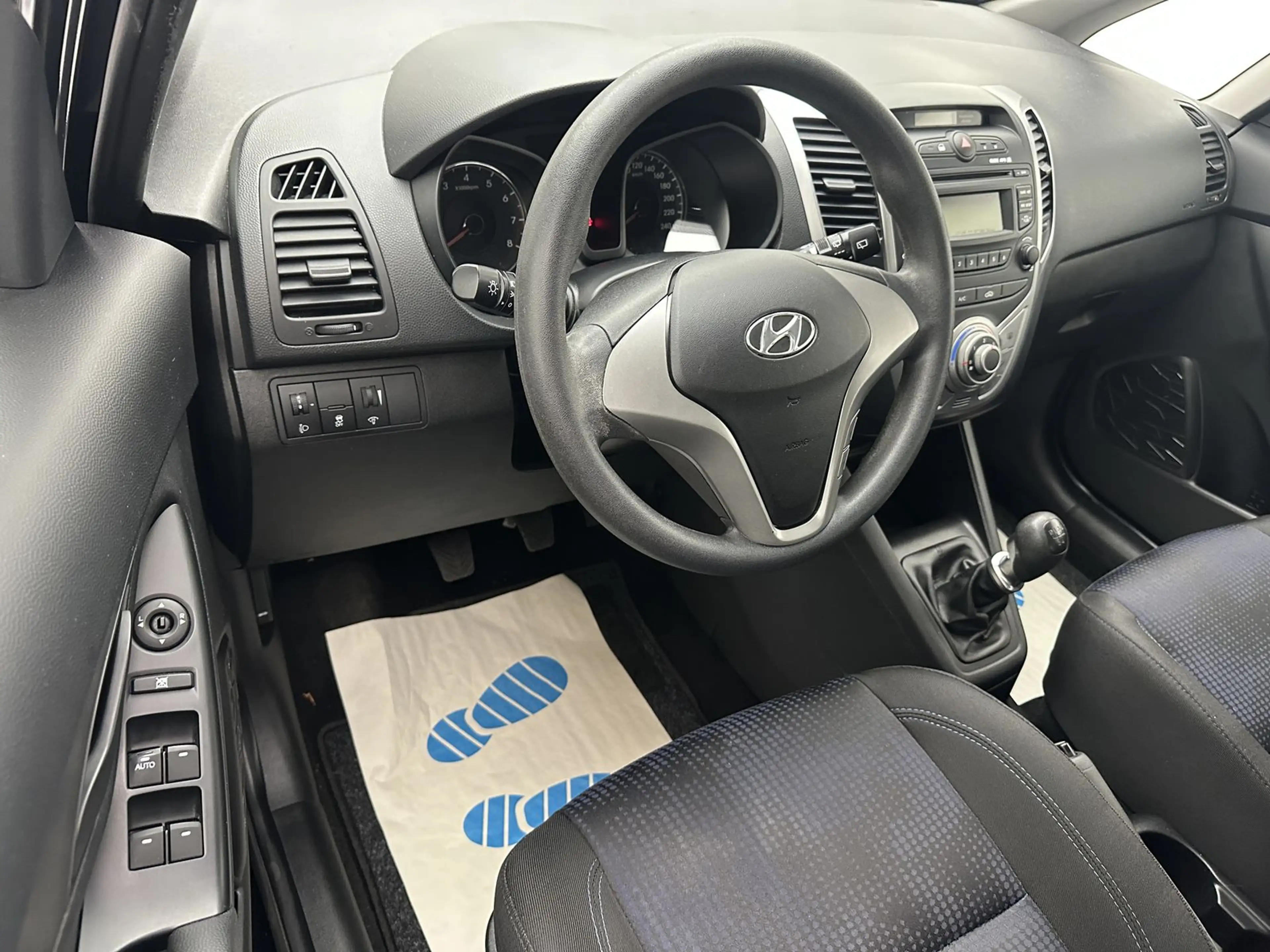 Hyundai iX20 FIFA world Cup Edition "KLIMA-ALU-TÜV NEU" — photo 13