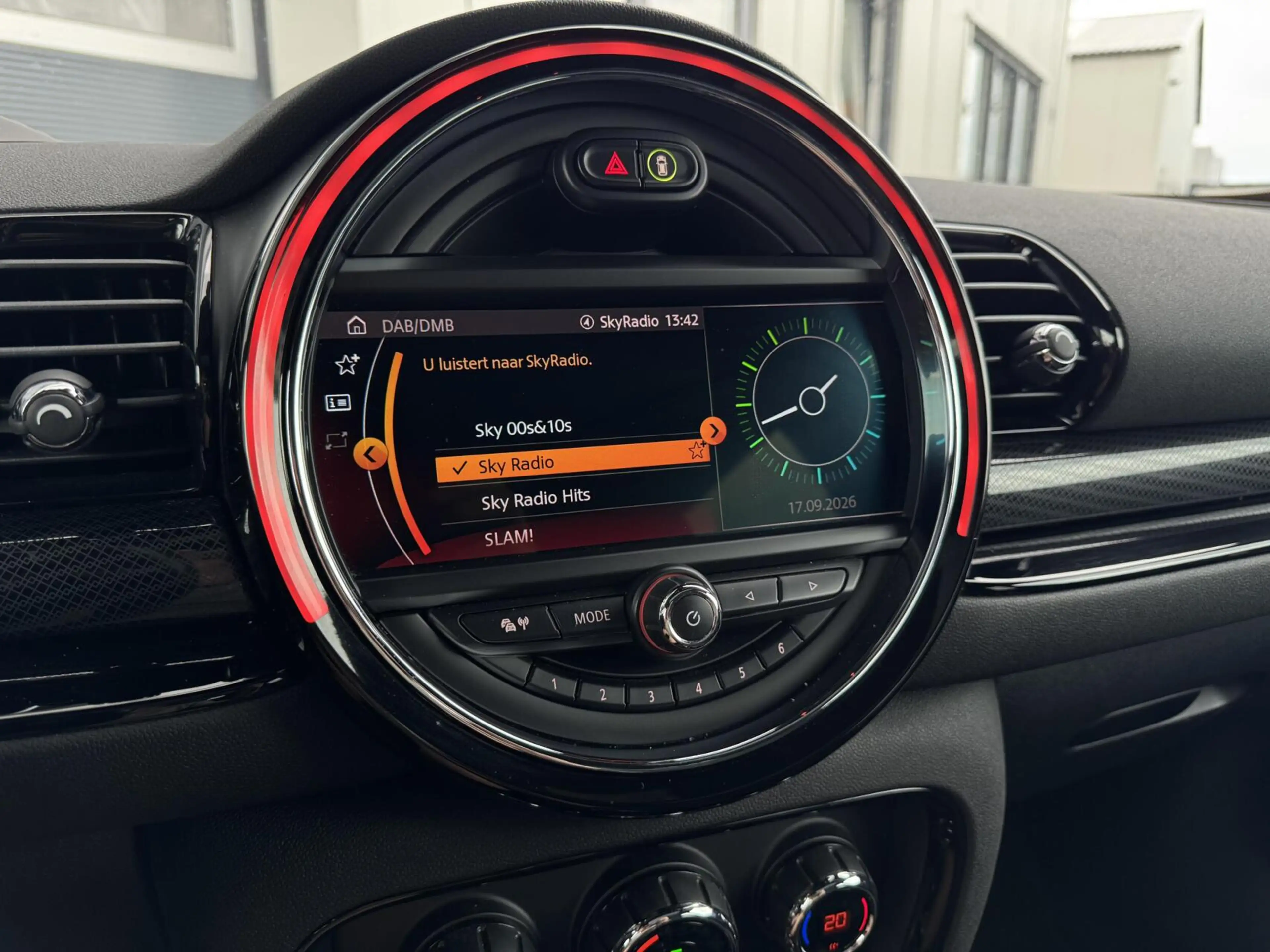 MINI Cooper S Clubman 2.0 ALL4 Chili Automaat | Panorama | Alcantara/Led — photo 12