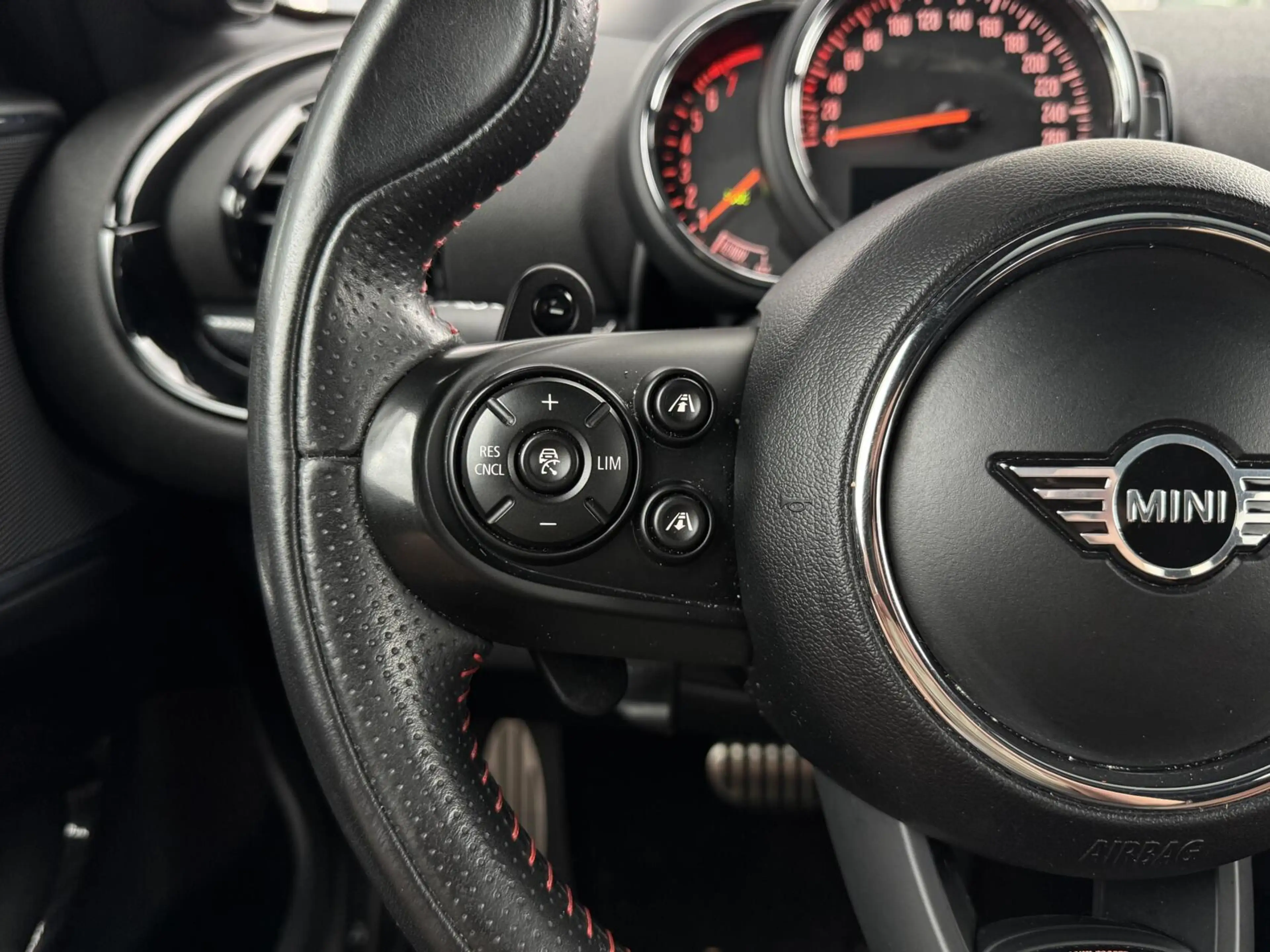 MINI Cooper S Clubman 2.0 ALL4 Chili Automaat | Panorama | Alcantara/Led — photo 10