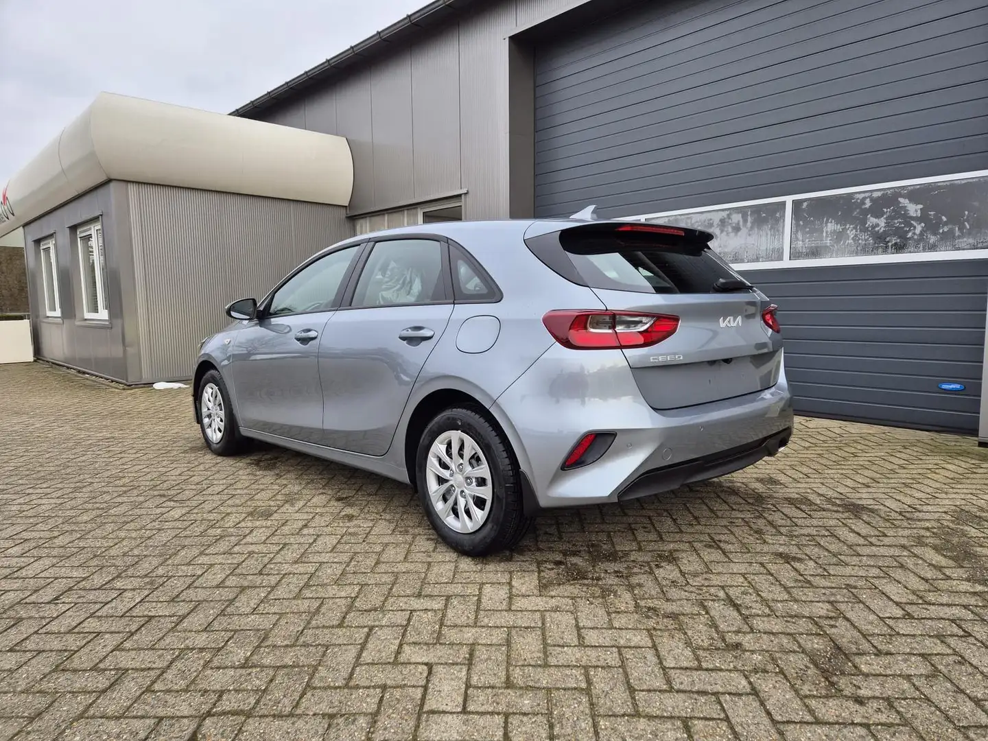 Kia Ceed / cee'd Vision 1.5 T-GDi 140PS Automatik Klimaautomatik Al Plateado - 2