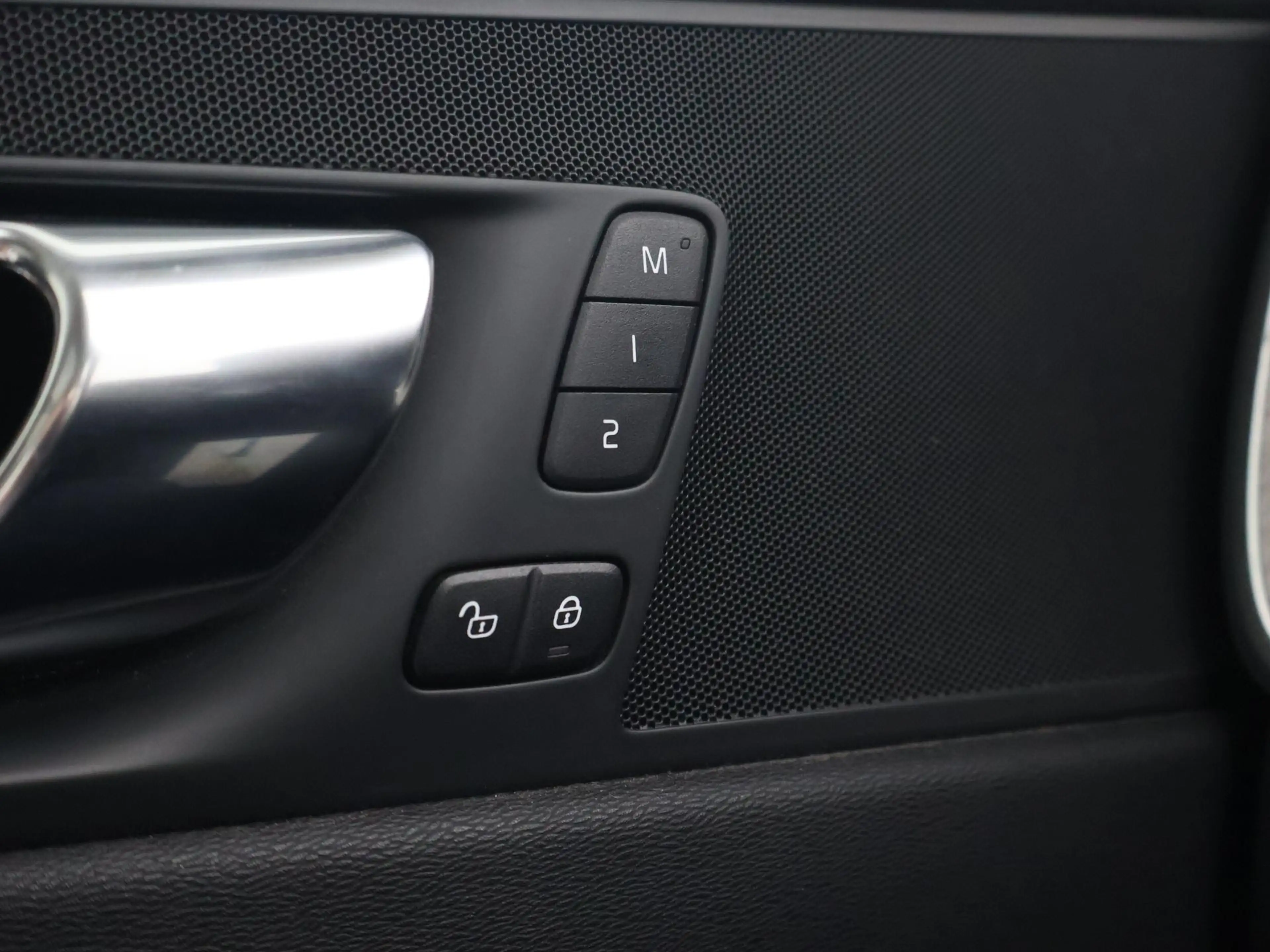 Volvo XC60 2.0 T8 TWIN ENGINE 390 PK AWD INSCRIPTION | TREKHA — photo 16