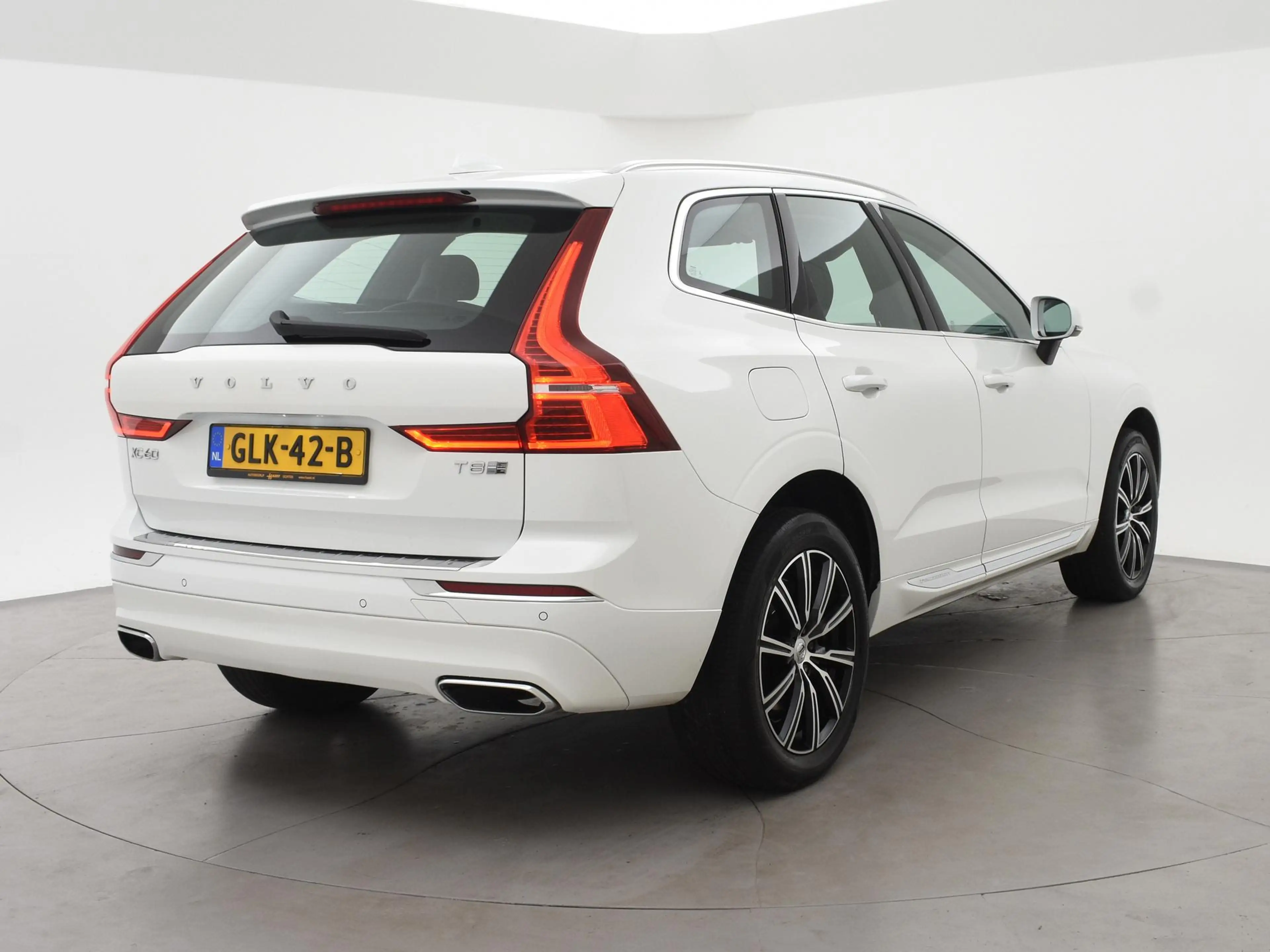Volvo XC60 2.0 T8 TWIN ENGINE 390 PK AWD INSCRIPTION | TREKHA — photo 2