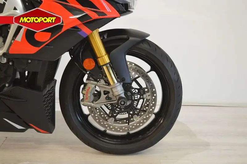 Aprilia Tuono - foto 6
