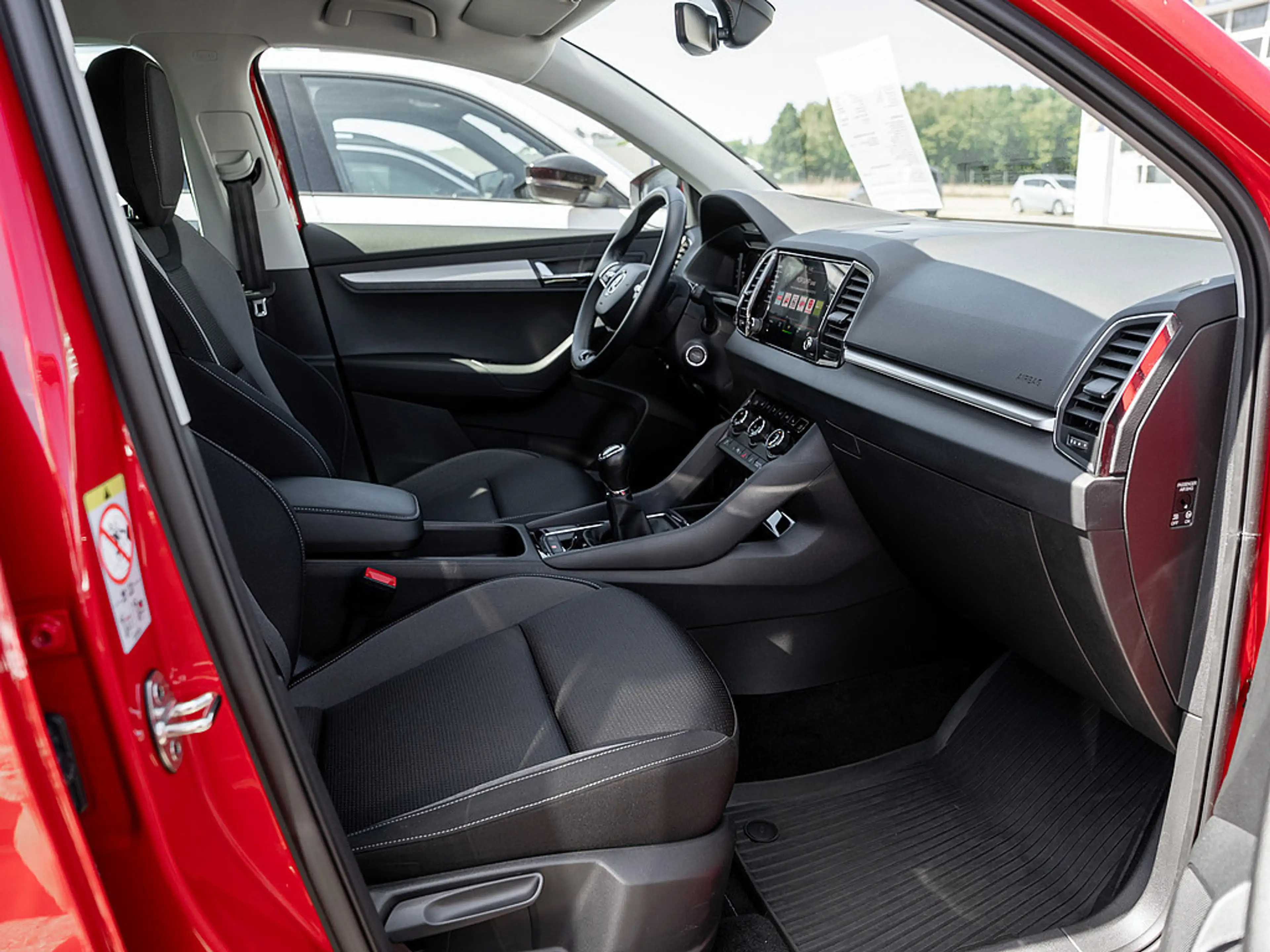 Skoda Karoq 1.0 TSI Tour KAM LED SHZ PDC KLIMA — photo 2