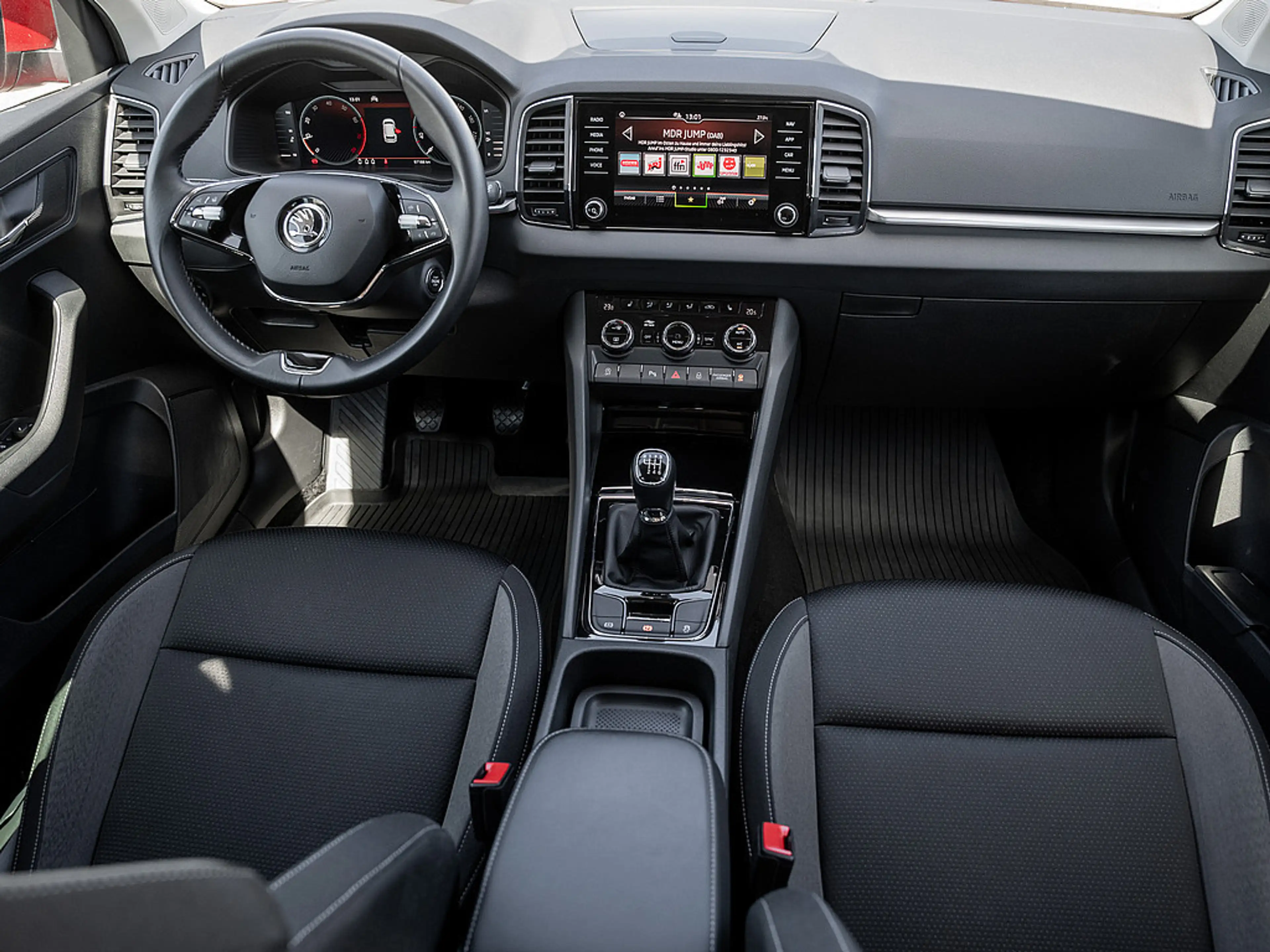 Skoda Karoq 1.0 TSI Tour KAM LED SHZ PDC KLIMA — photo 6