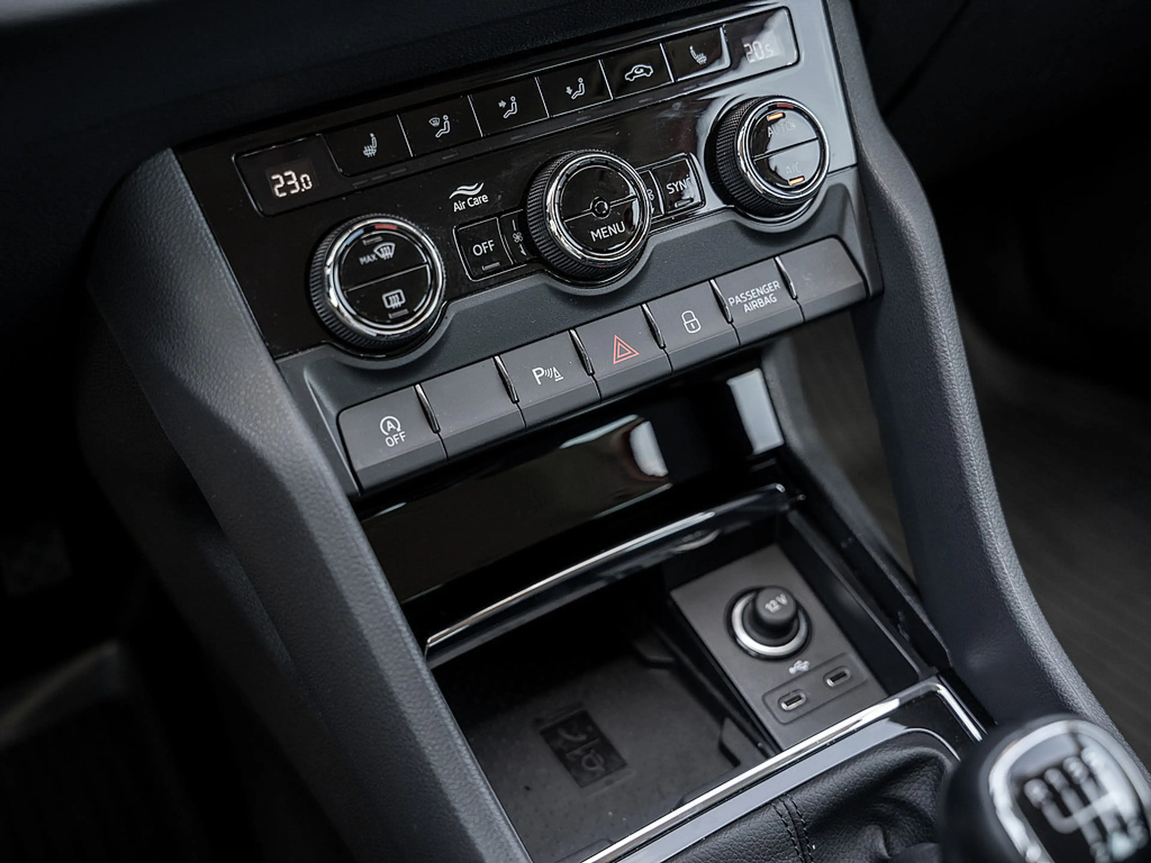 Skoda Karoq 1.0 TSI Tour KAM LED SHZ PDC KLIMA — photo 8
