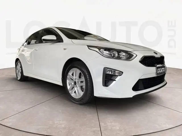 Kia Ceed view 3