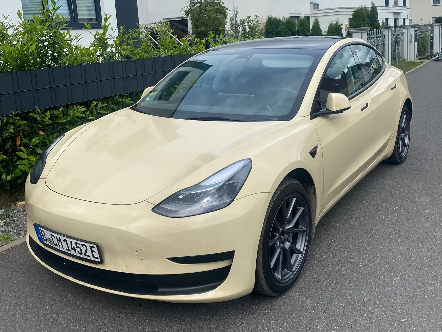 Tesla Model 3 Model 3 Standard Reichweite Plus Hinterradantrieb Bílá - 1