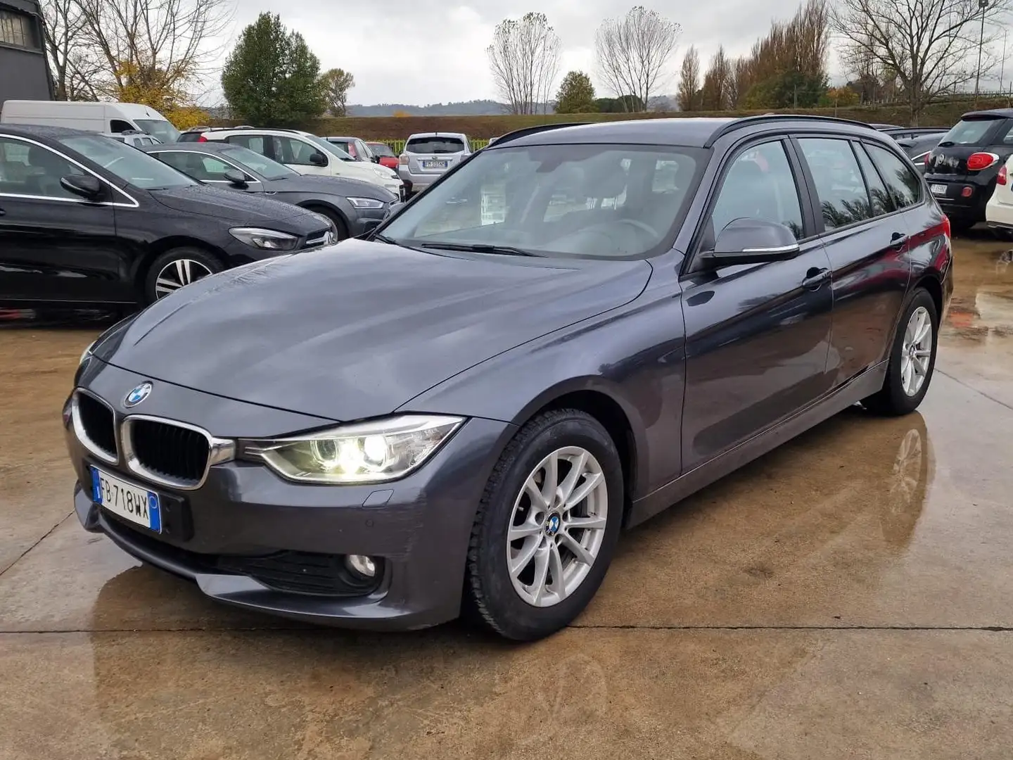 BMW 320 320d Touring Futura UNICO PROPRIETARIO Gris - 2