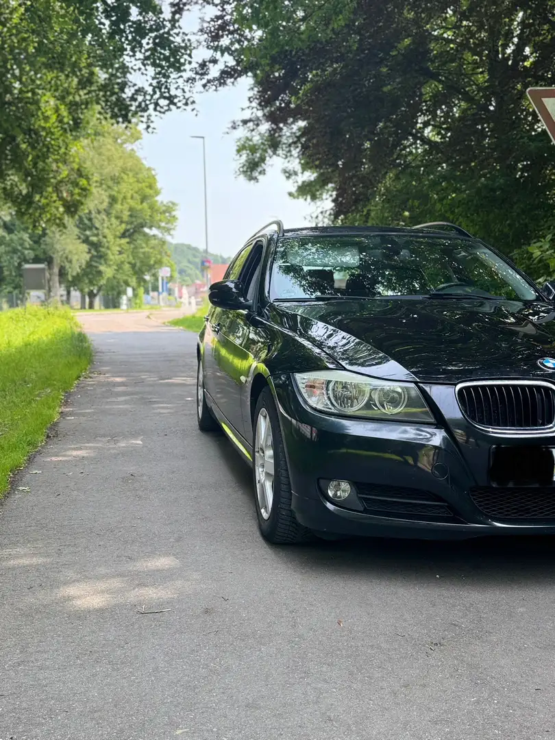 BMW 318 318i Schwarz - 1