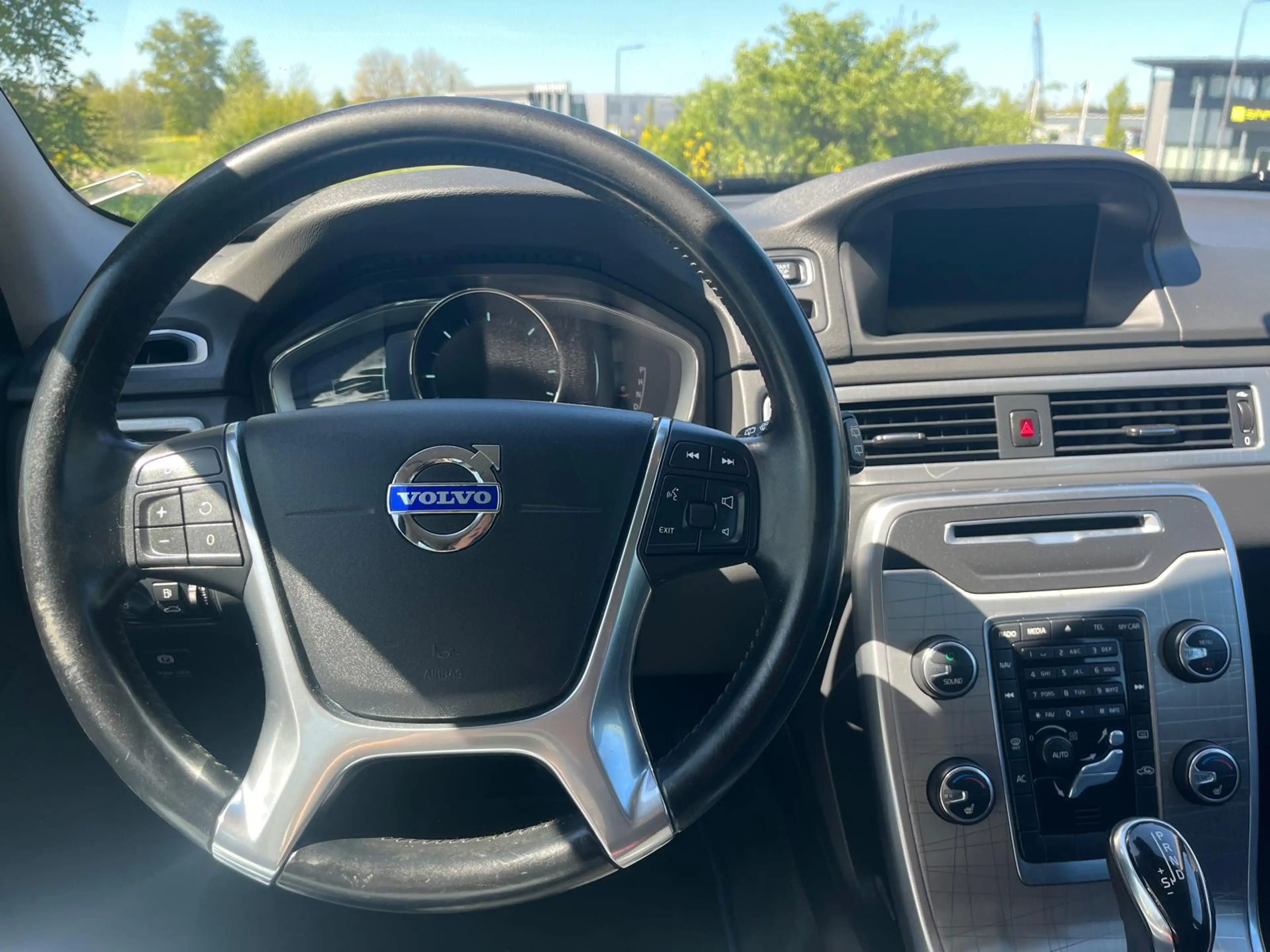 Volvo XC70 2.0 D4 FWD Cross Country — photo 13